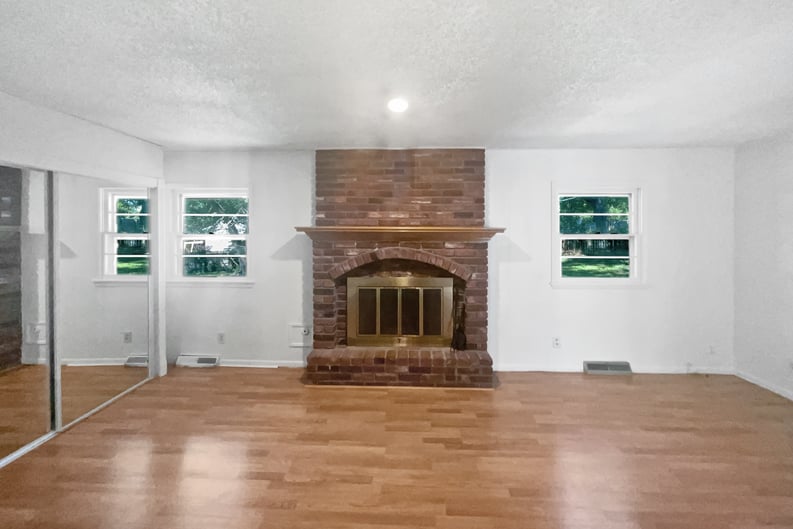Property photo 3 of 4958 N Lister Ave