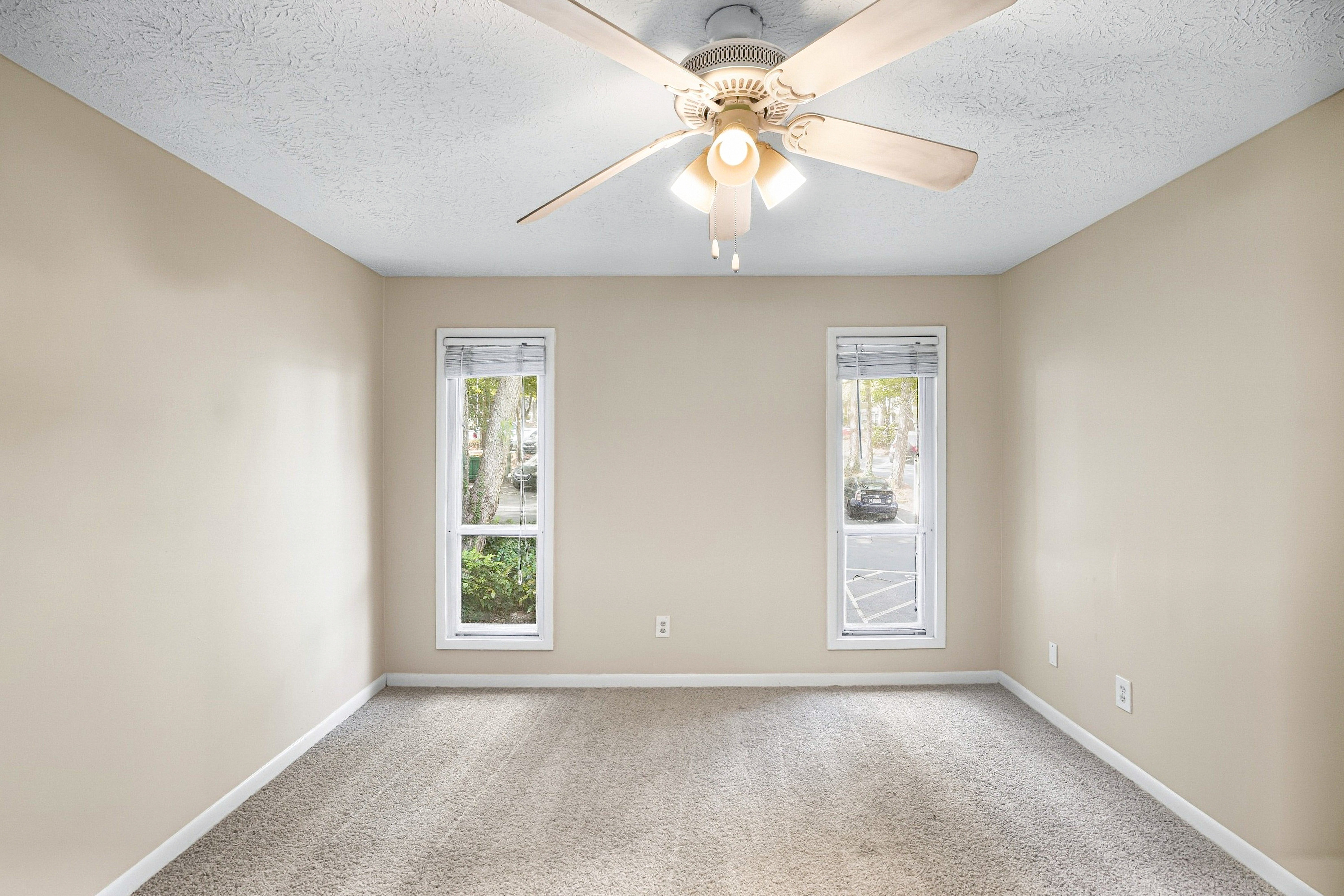Photo 4 of 30 of 5145 Roswell Rd, Sandy Springs, GA