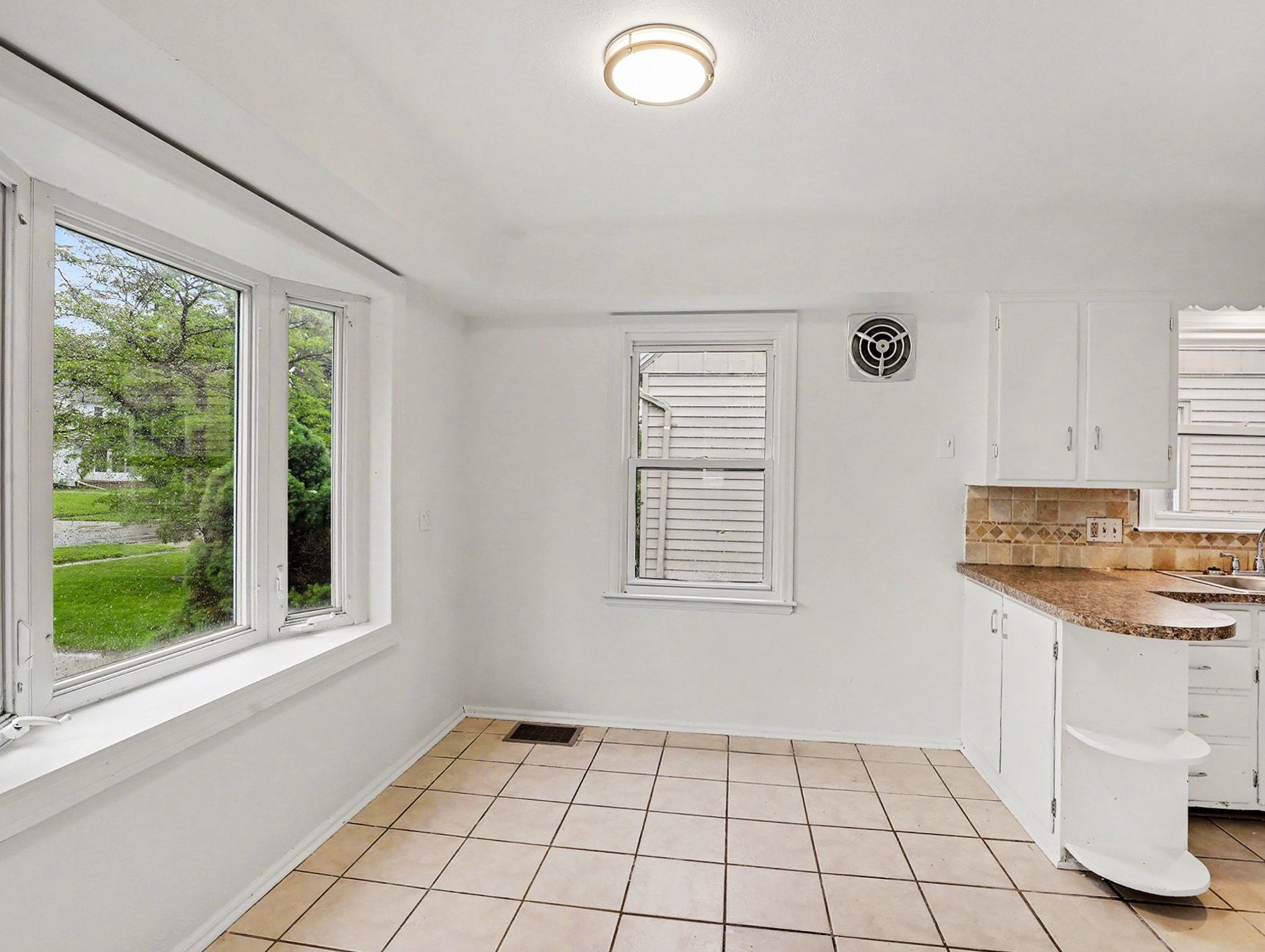Photo 9 of 21 of 3439 Rushland Ave, Toledo, OH