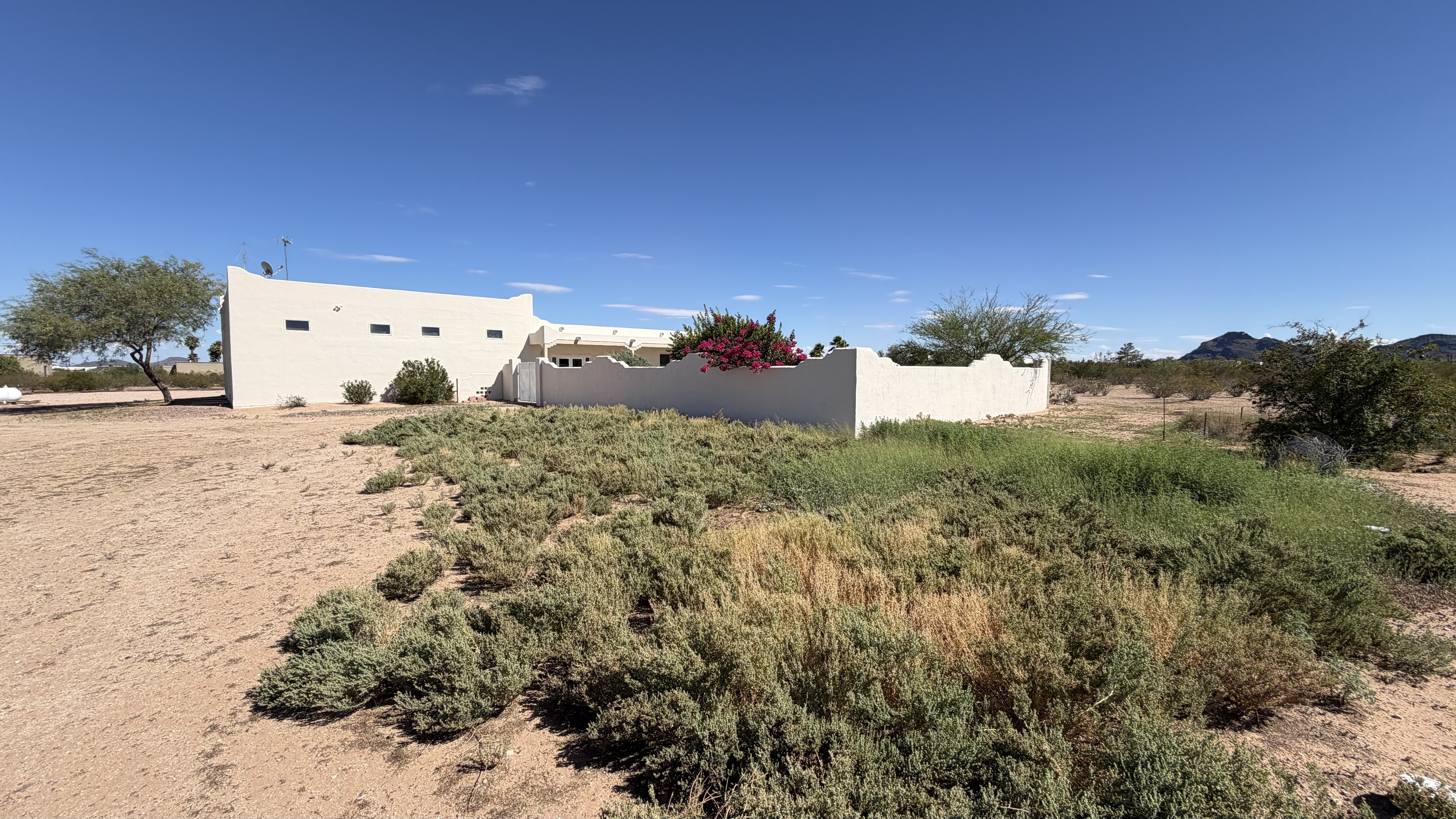 Photo 42 of 66 of 51340 W Iver Rd, Aguila, AZ