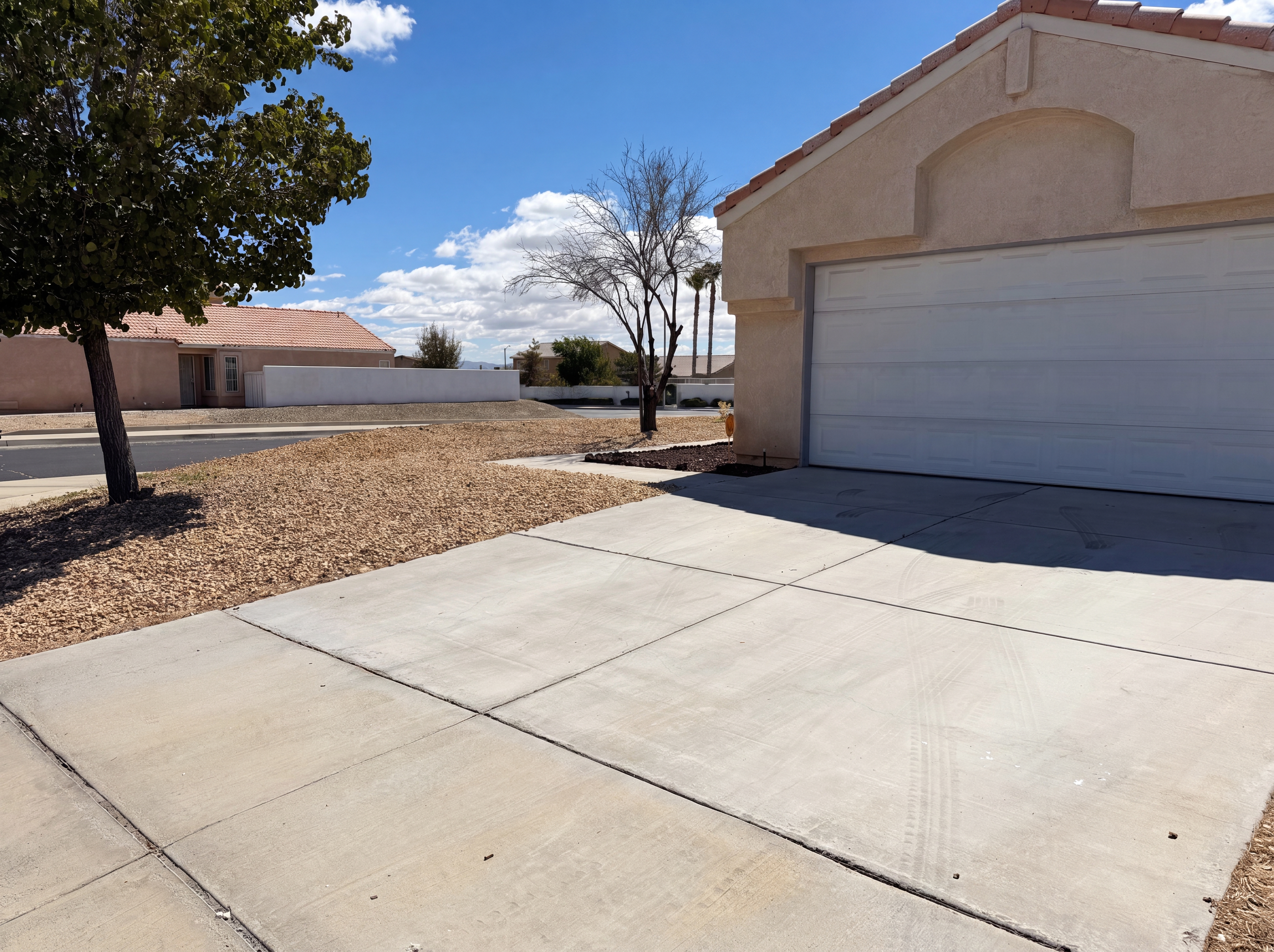 Photo 14 of 18 of 13577 Monterey Way, Victorville, CA