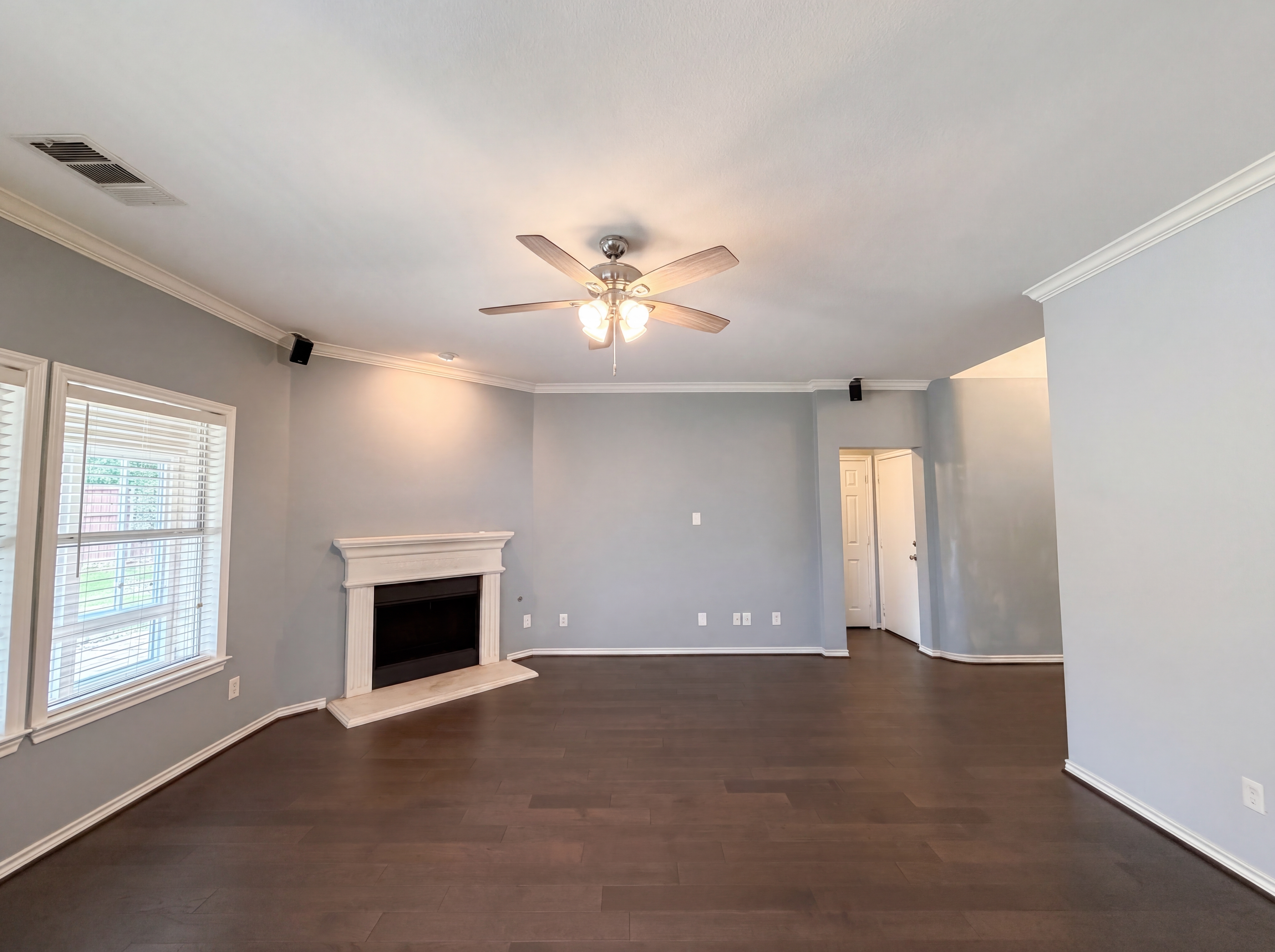 Photo 3 of 20 of 2805 Hereford Rd, Denton, TX
