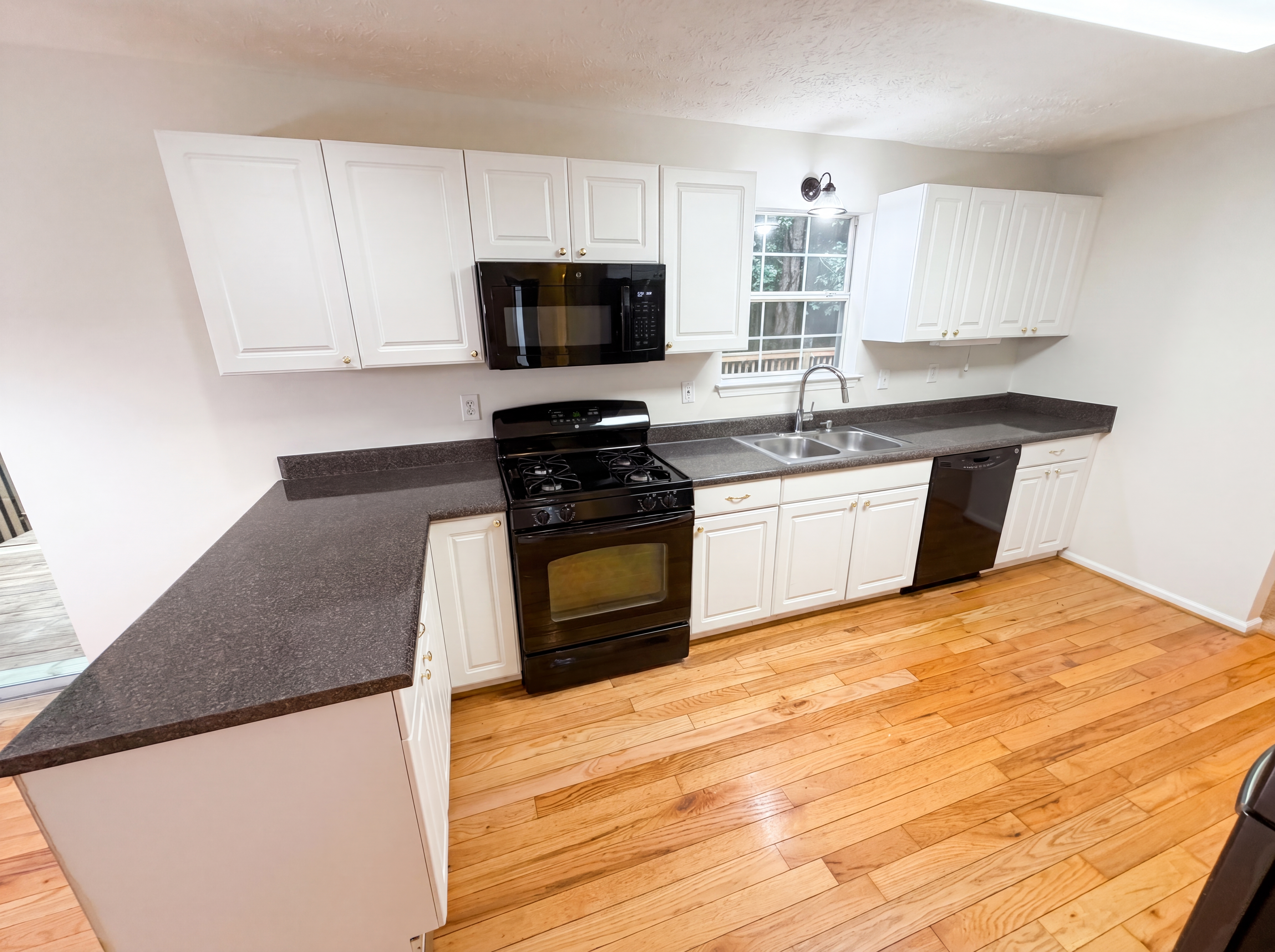Photo 17 of 50 of 1800 Ivy Stone Ct, Buford, GA