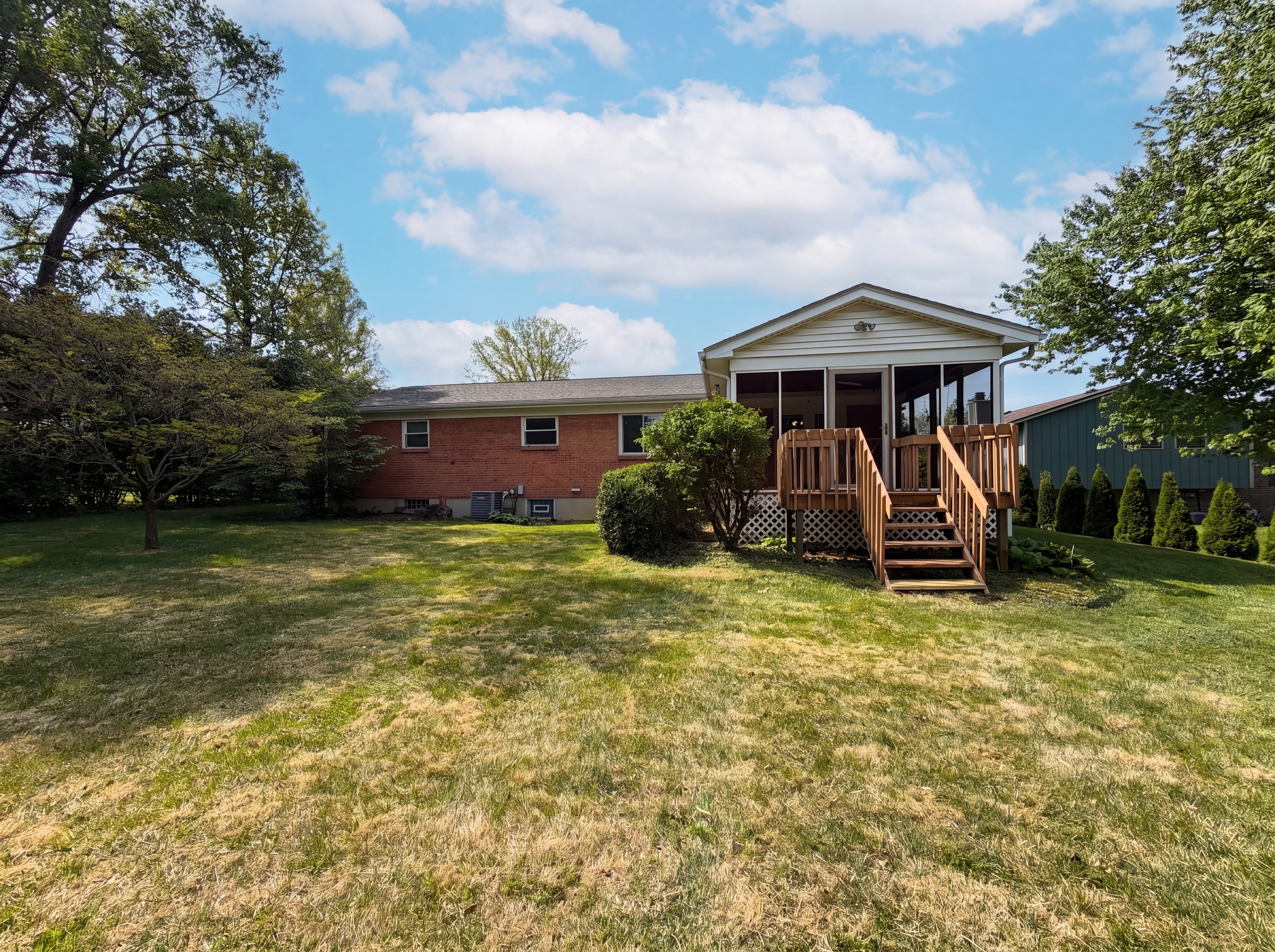Photo 5 of 22 of 2086 Resor Rd, Fairfield, OH