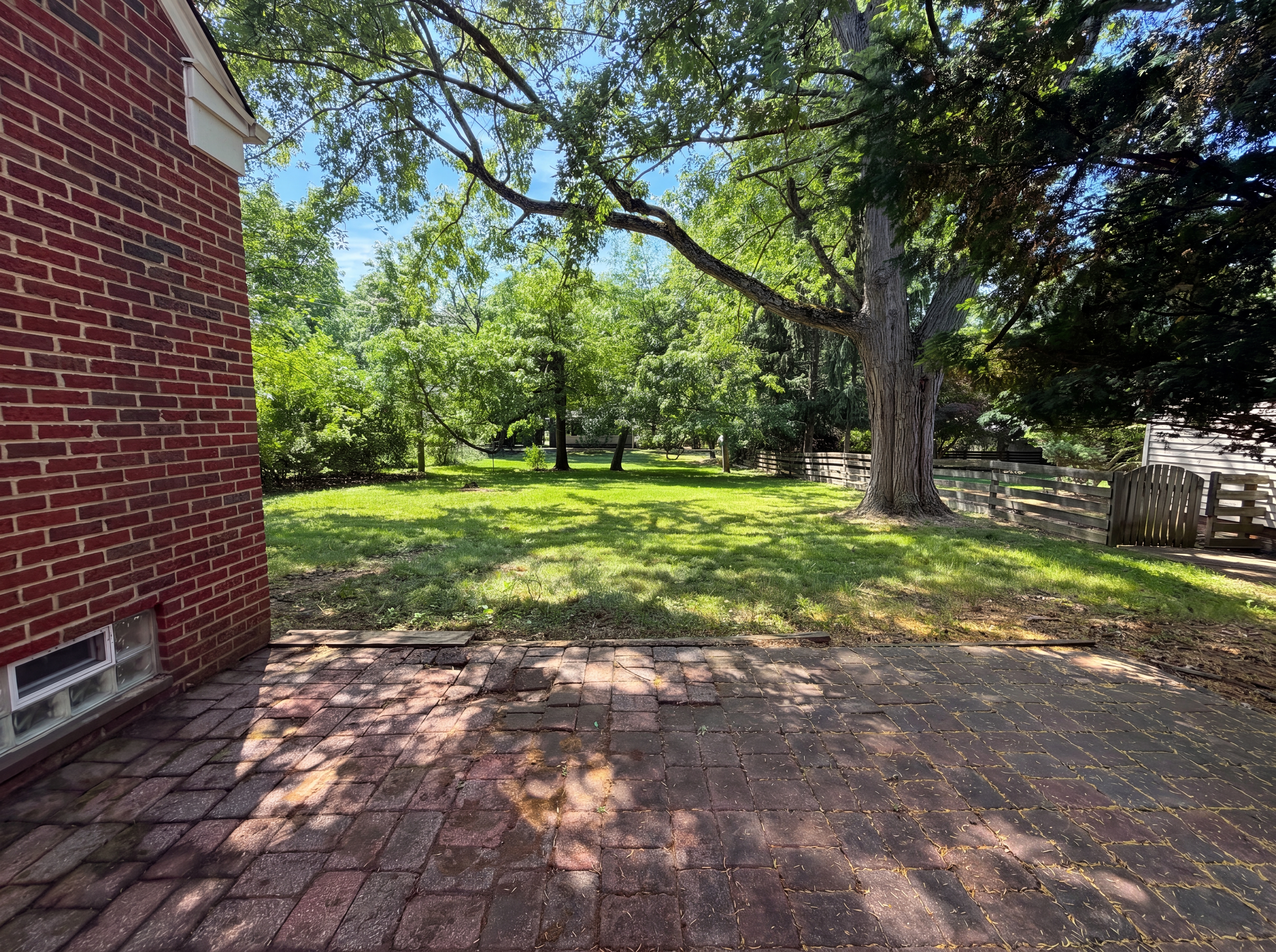 Photo 20 of 25 of 1384 Ford Rd, Cleveland, OH