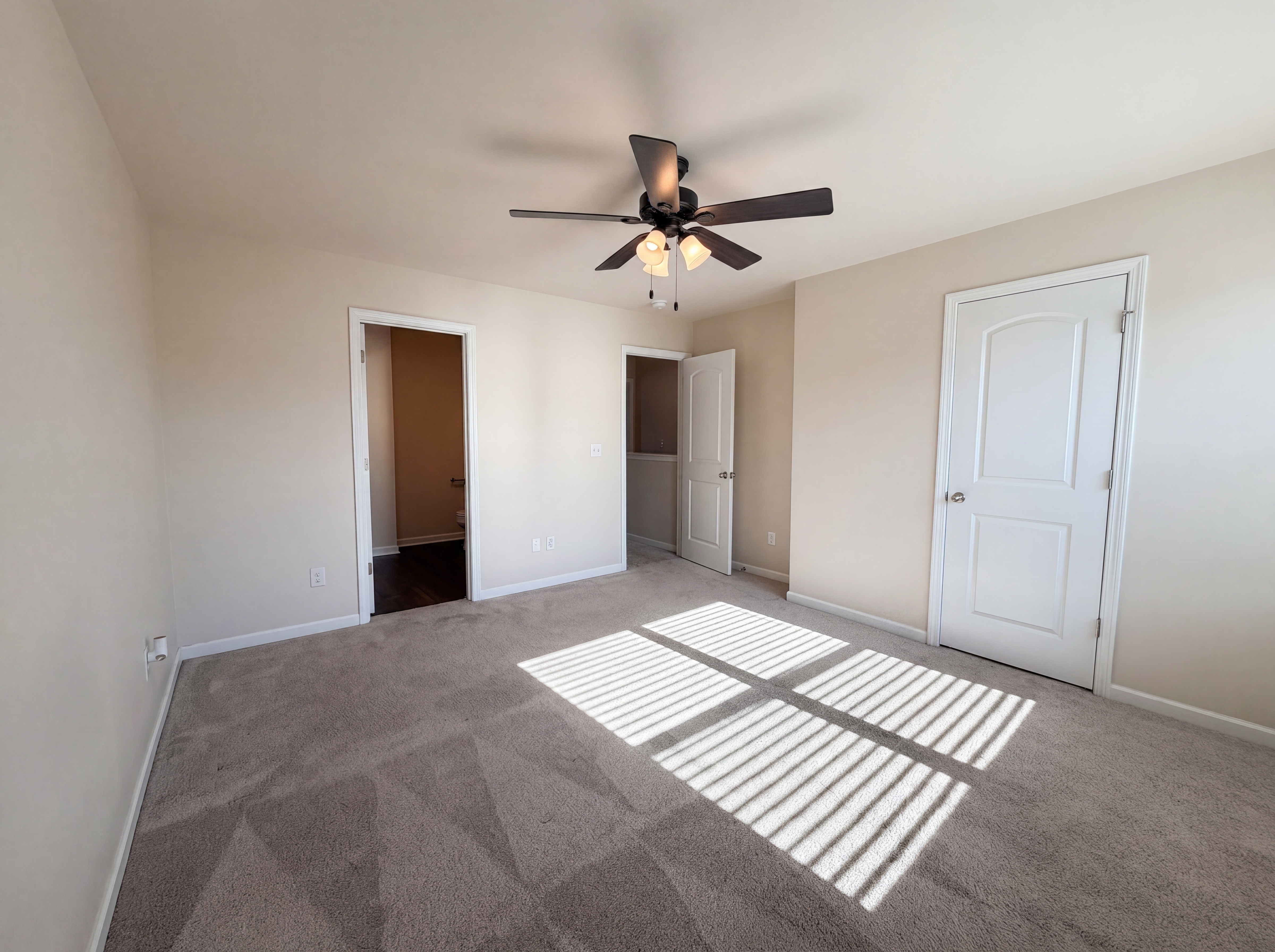 Photo 4 of 19 of 107 David Bolin Dr, La Vergne, TN