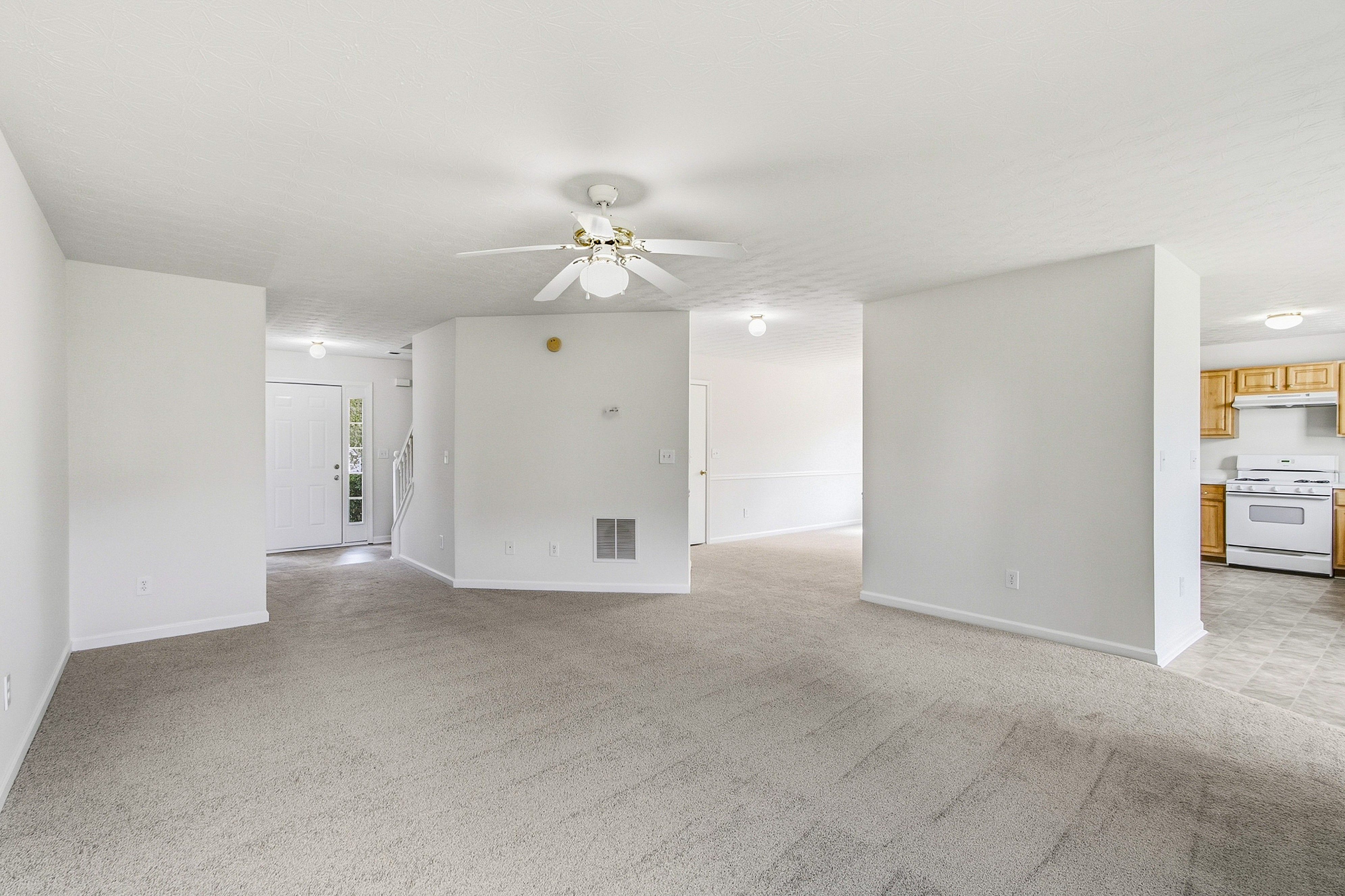 Photo 7 of 33 of 2571 S Hills, Riverdale, GA