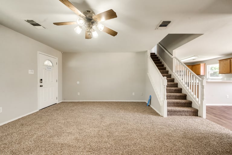 Photo 14 of 31 - 9729 Parkmere Dr, Fort Worth, TX 76108