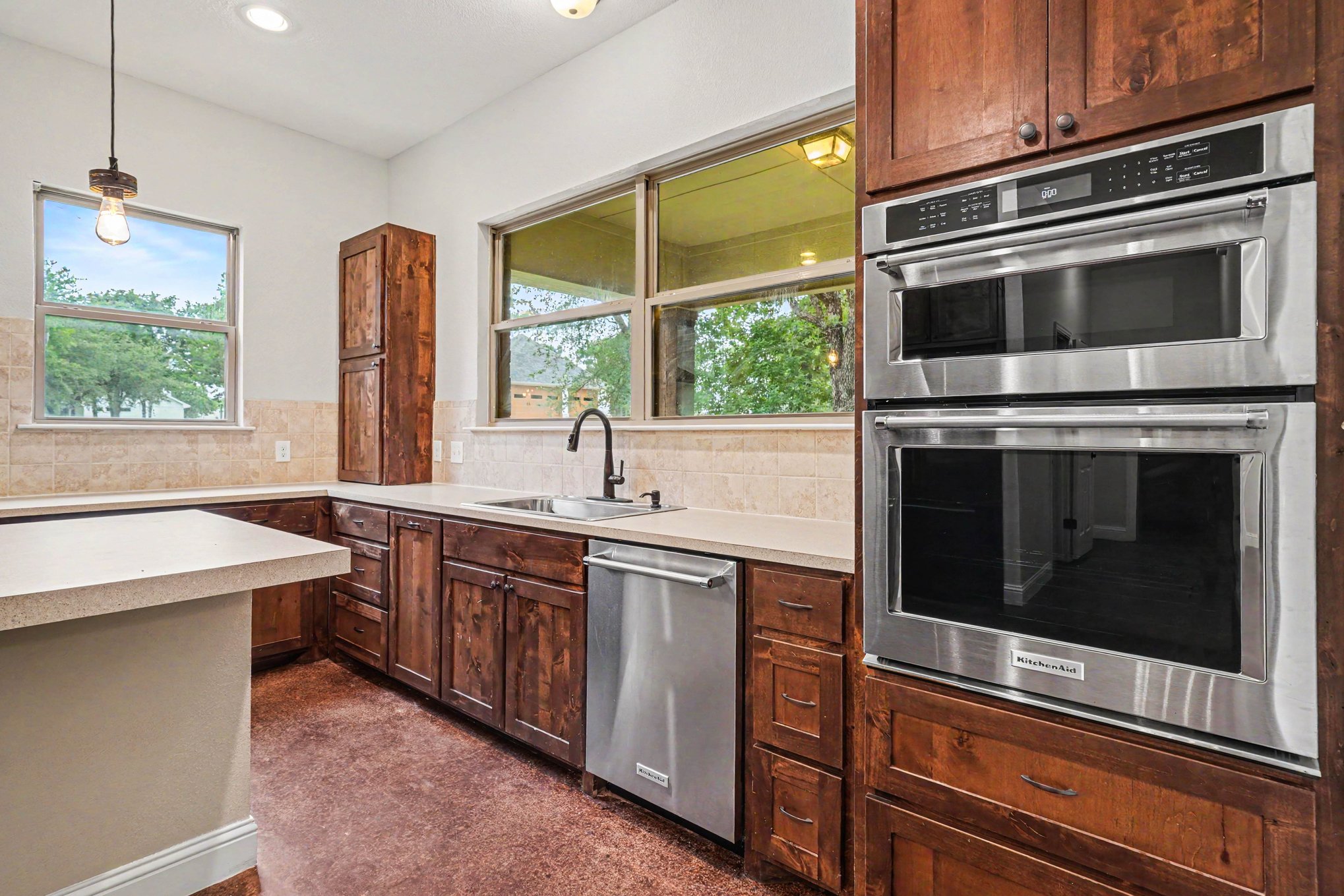 Photo 2 of 19 of 2190 County Road 2027, Glen Rose, TX