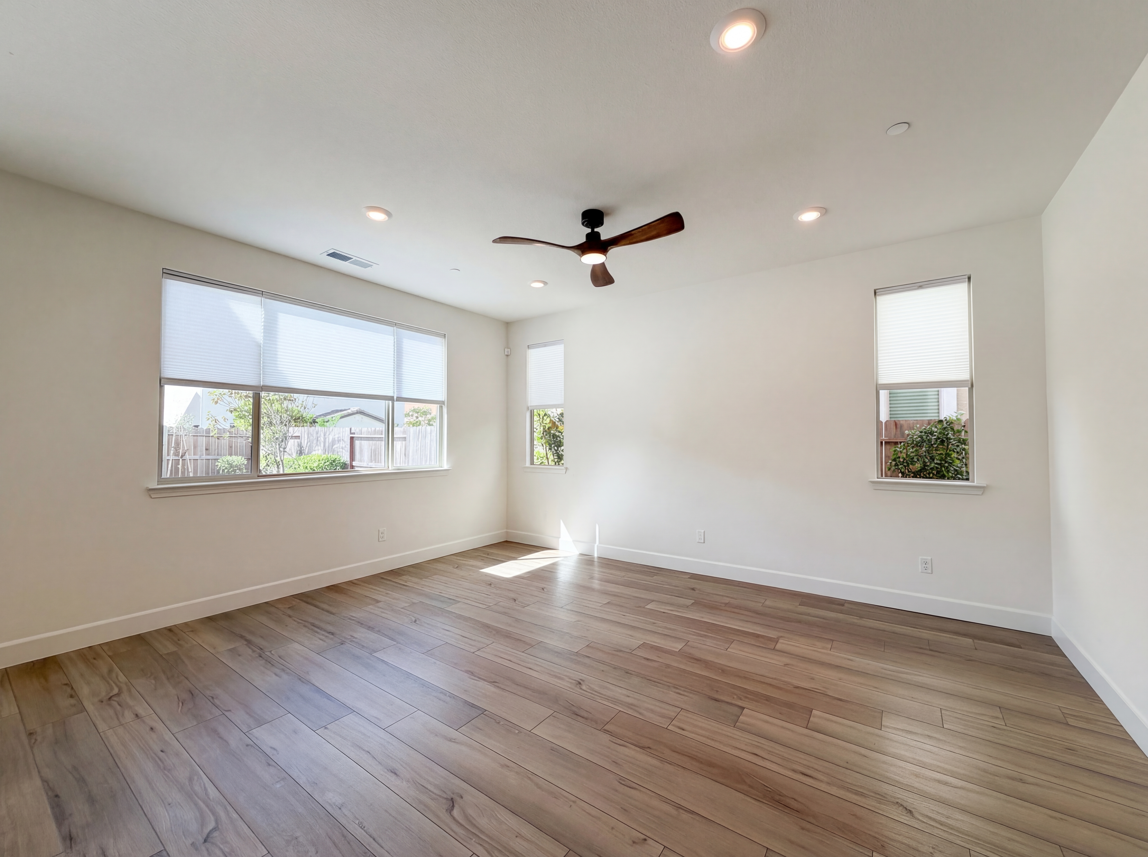 Photo 14 of 42 of 8778 Encore Way, Elk Grove, CA