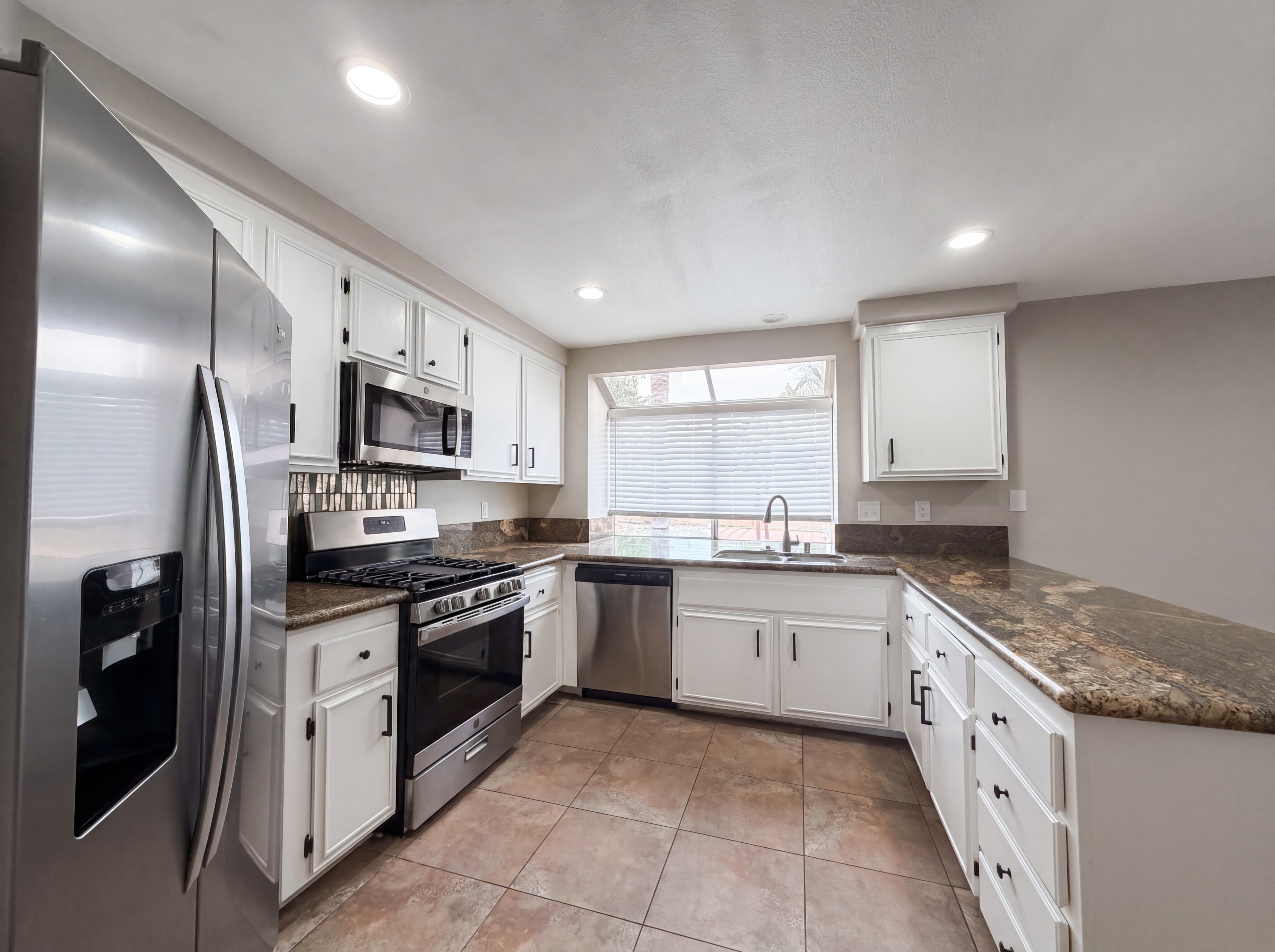 Photo 11 of 22 of 39676 Ridgedale Dr, Murrieta, CA