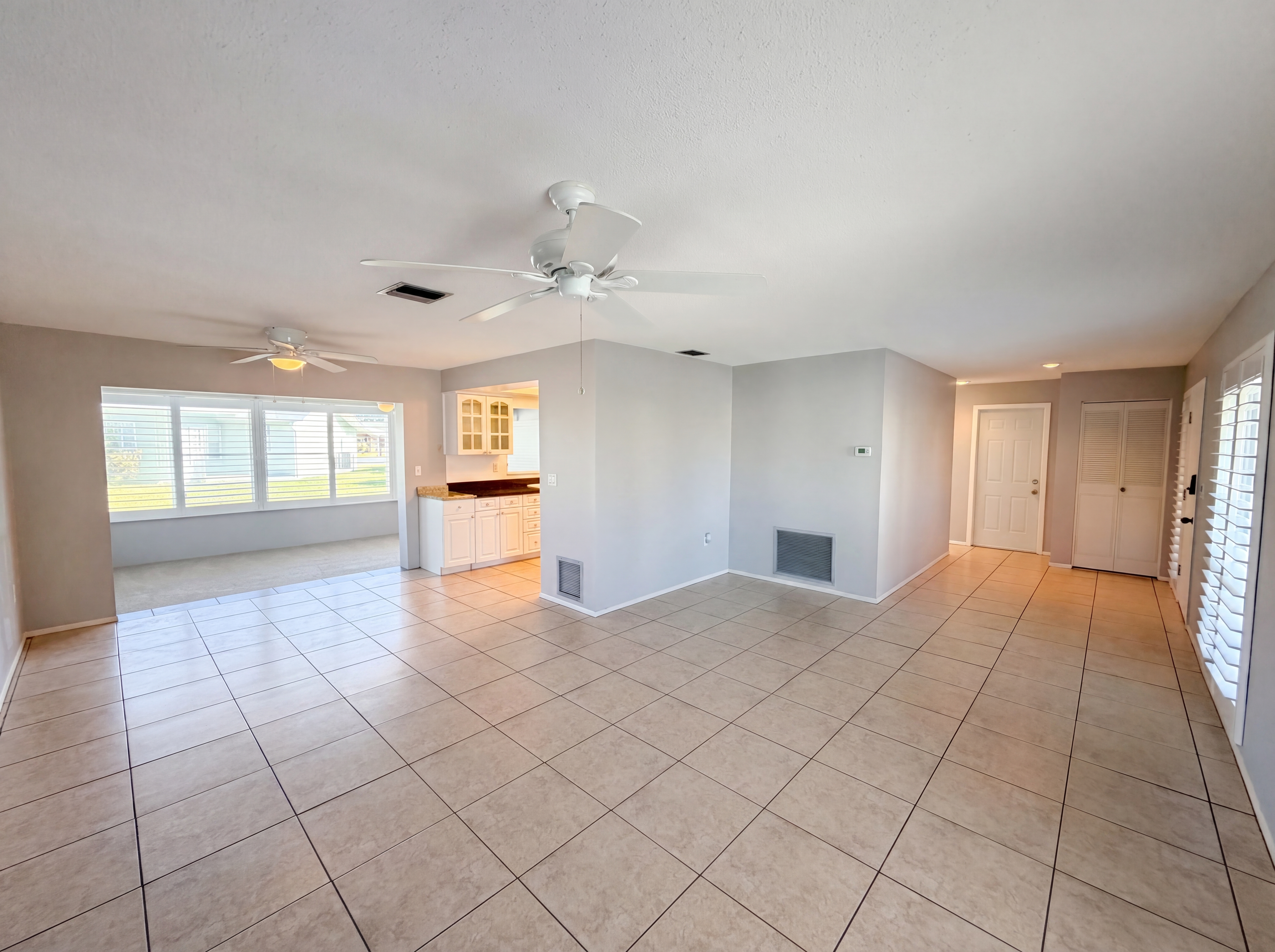 Photo 7 of 29 of 4561 Great Lakes Dr S, Clearwater, FL