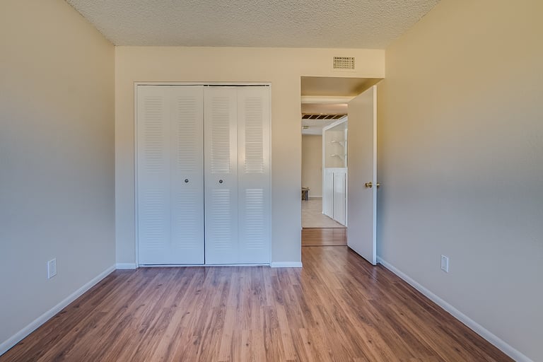 Photo 17 of 27 - 2620 S Holbrook Ln, Tempe, AZ 85282