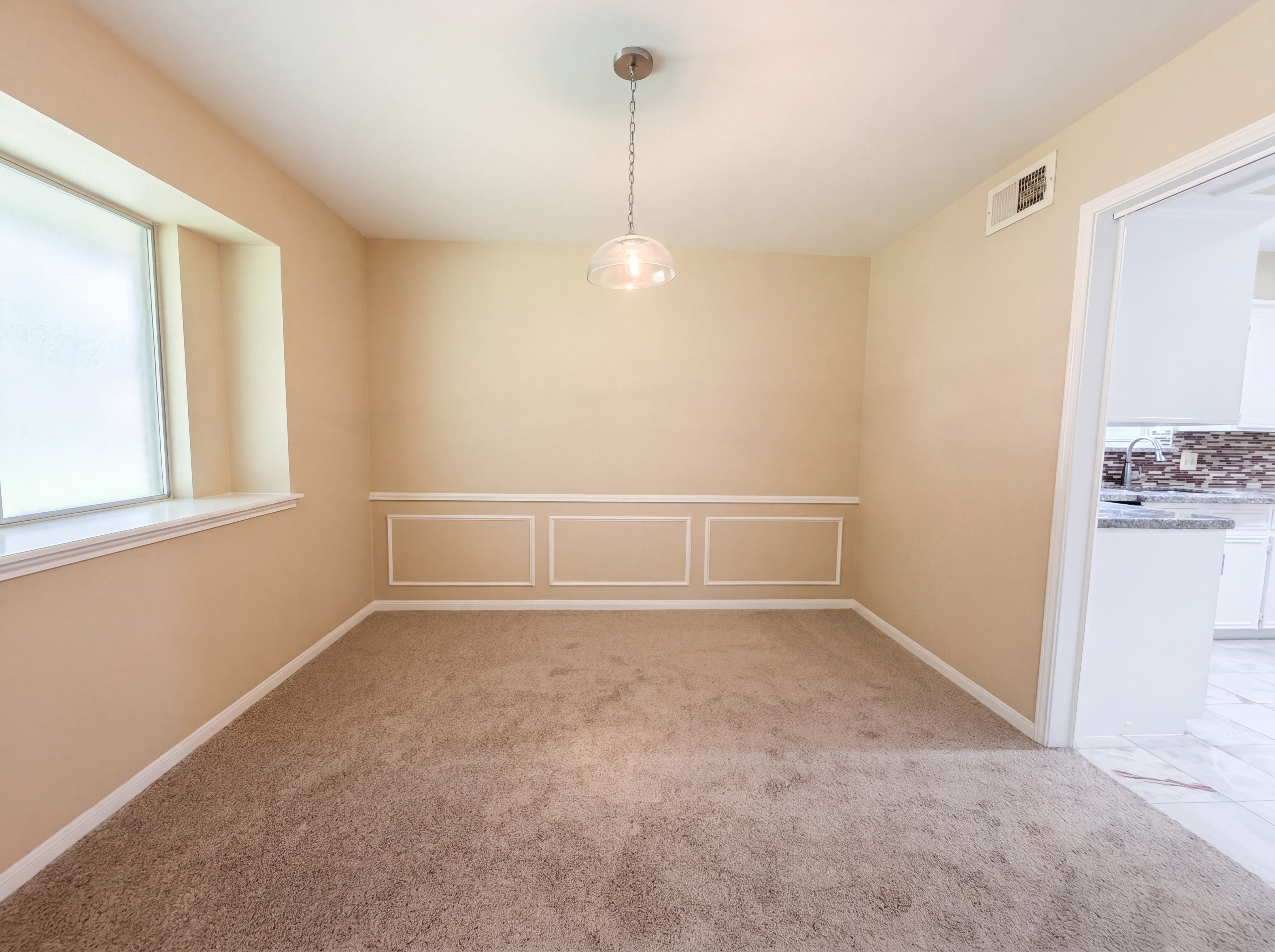Photo 7 of 26 of 17406 Ridge Top Dr, Houston, TX