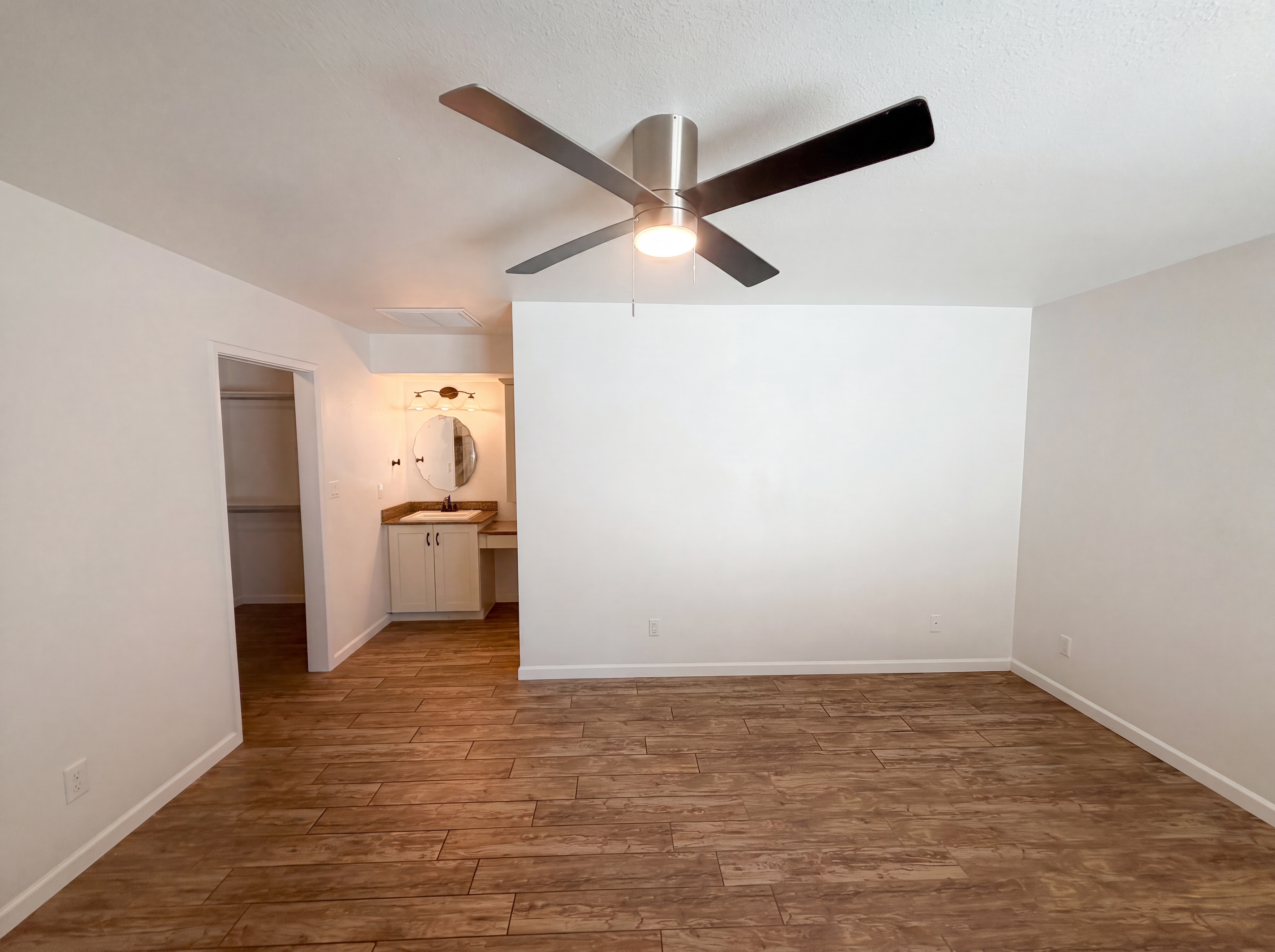 Photo 4 of 24 of 16207 N 11th Pl, Phoenix, AZ