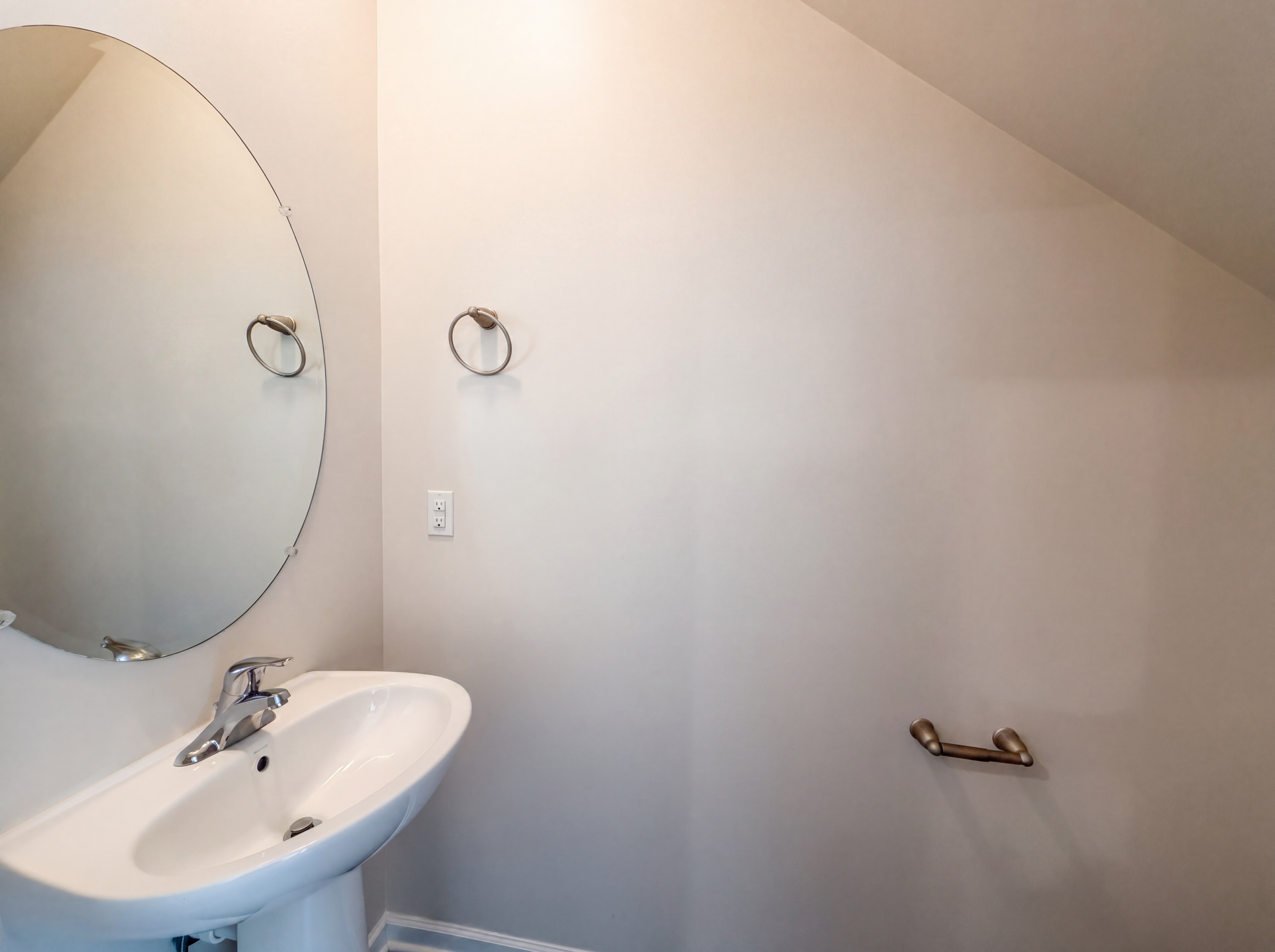 Photo 12 of 19 of 107 David Bolin Dr, La Vergne, TN