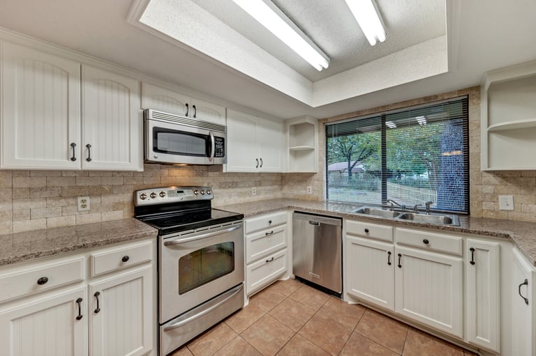 Photo 8 of 23 - 4234 Rush Springs Dr, Arlington, TX 76016