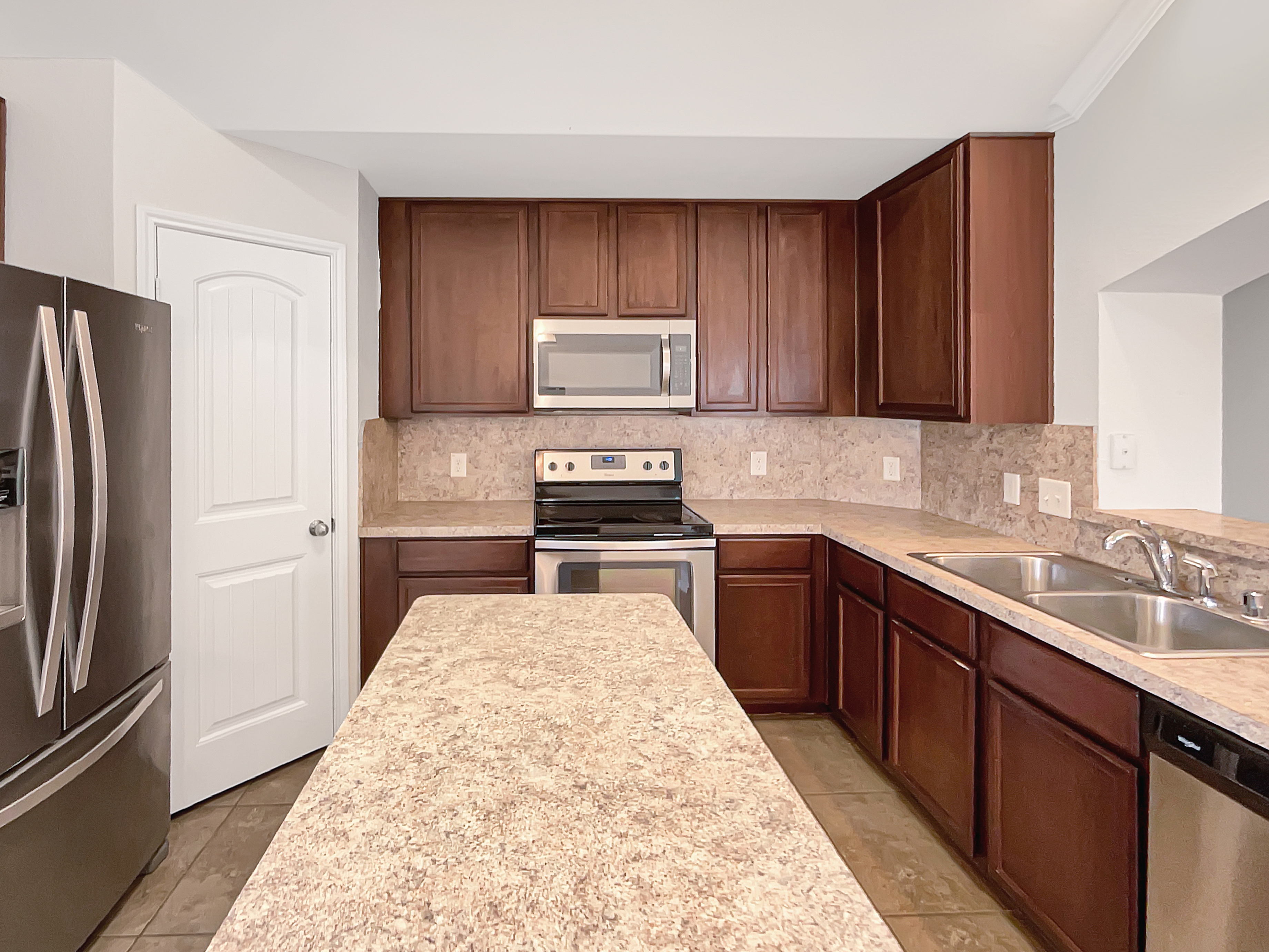 Photo 2 of 16 of 2206 Blue Bayou Dr, Dallas, TX