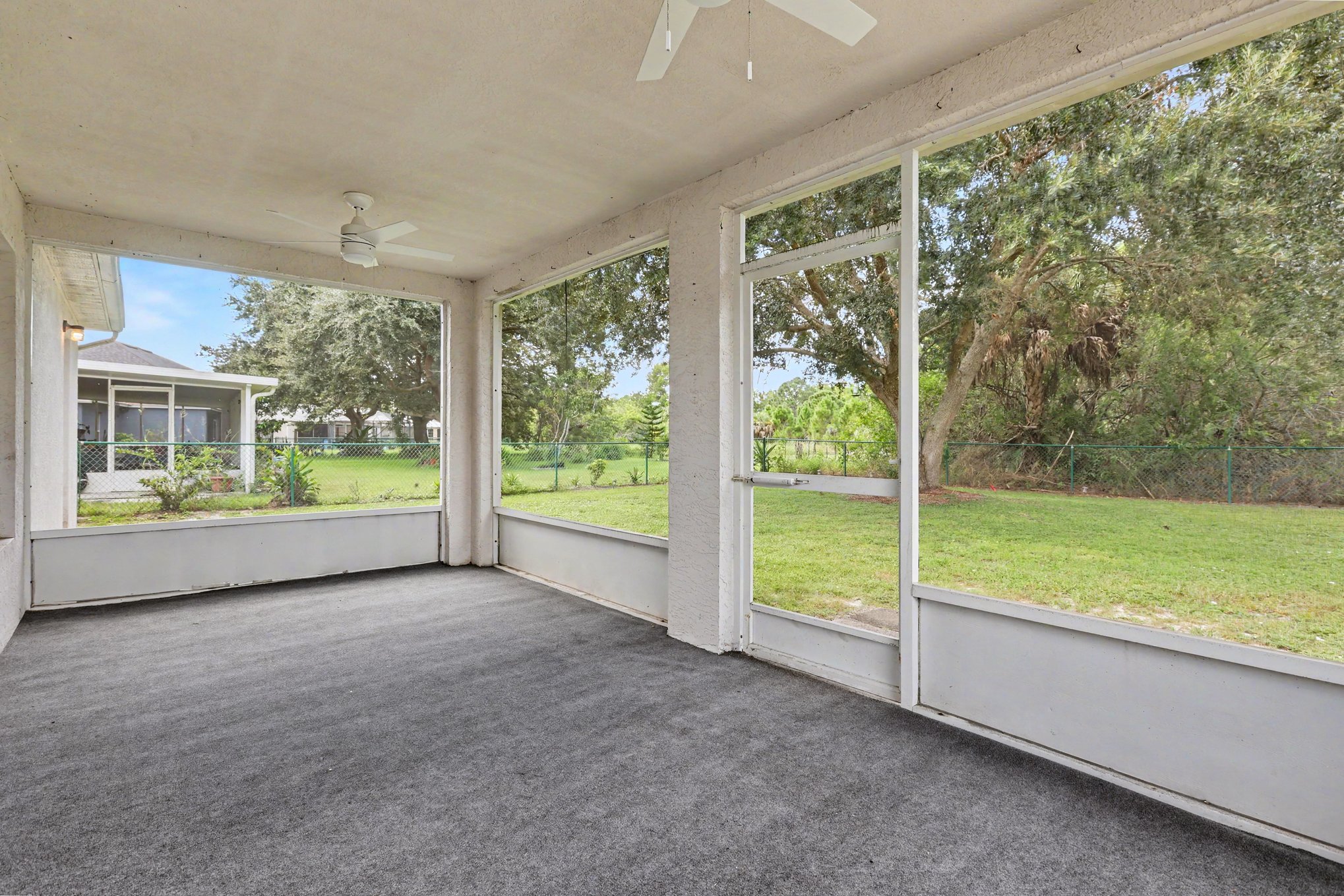 Photo 12 of 27 of 262 SW Panther Trce, Port Saint Lucie, FL