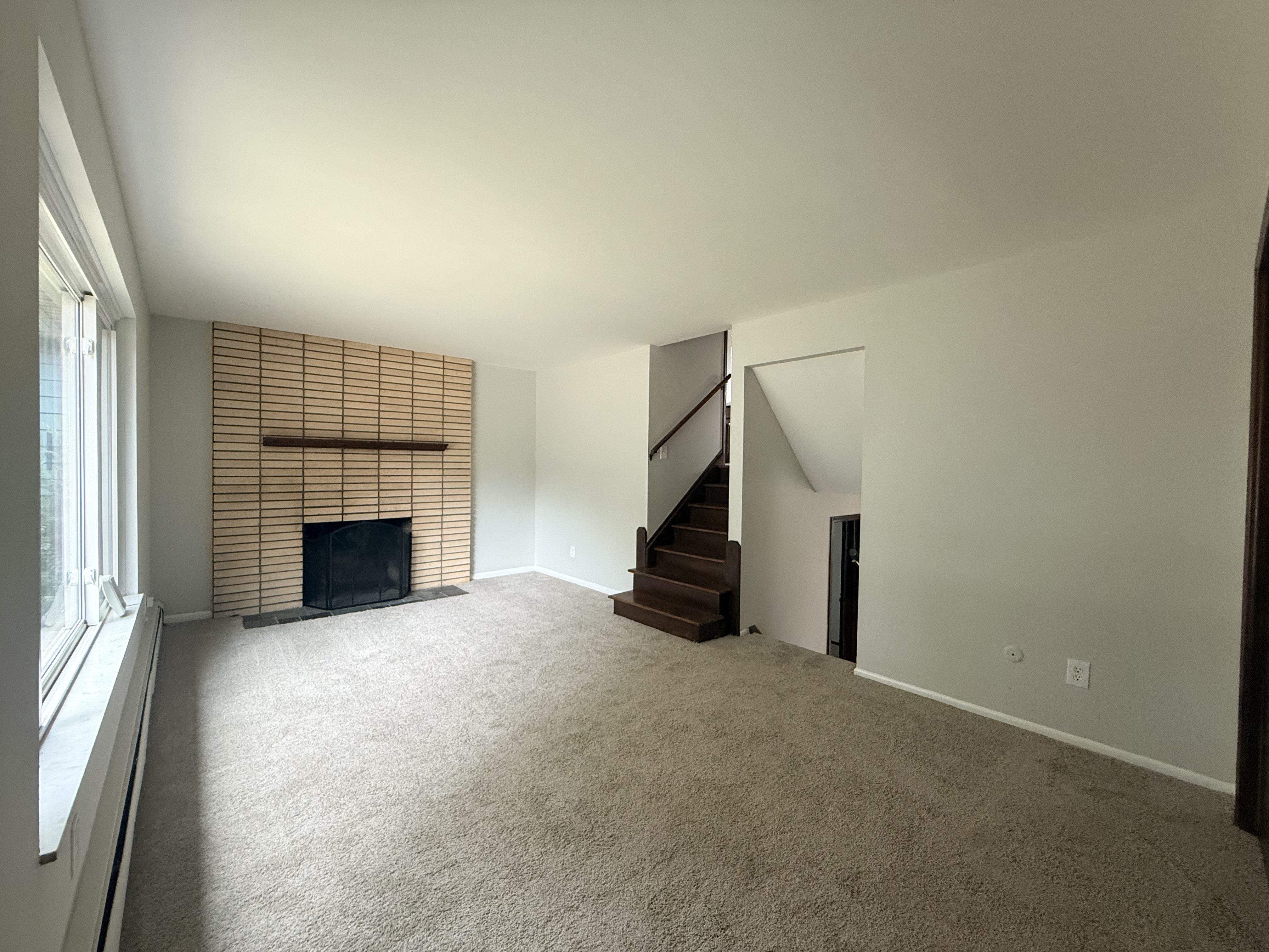 Photo 3 of 19 of 223 Richter St, River Rouge, MI