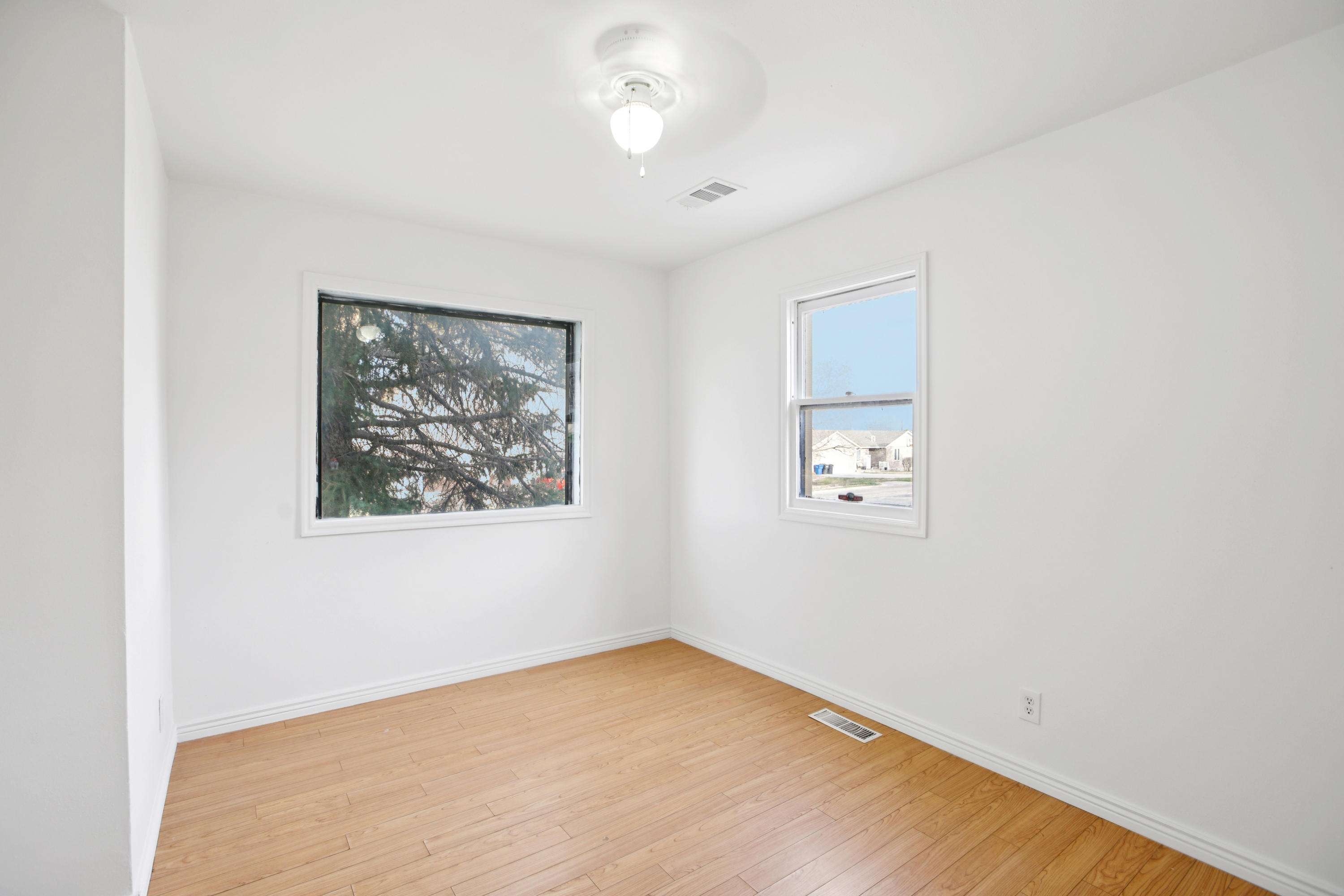 Photo 13 of 26 of 579 S 400 W, Brigham City, UT