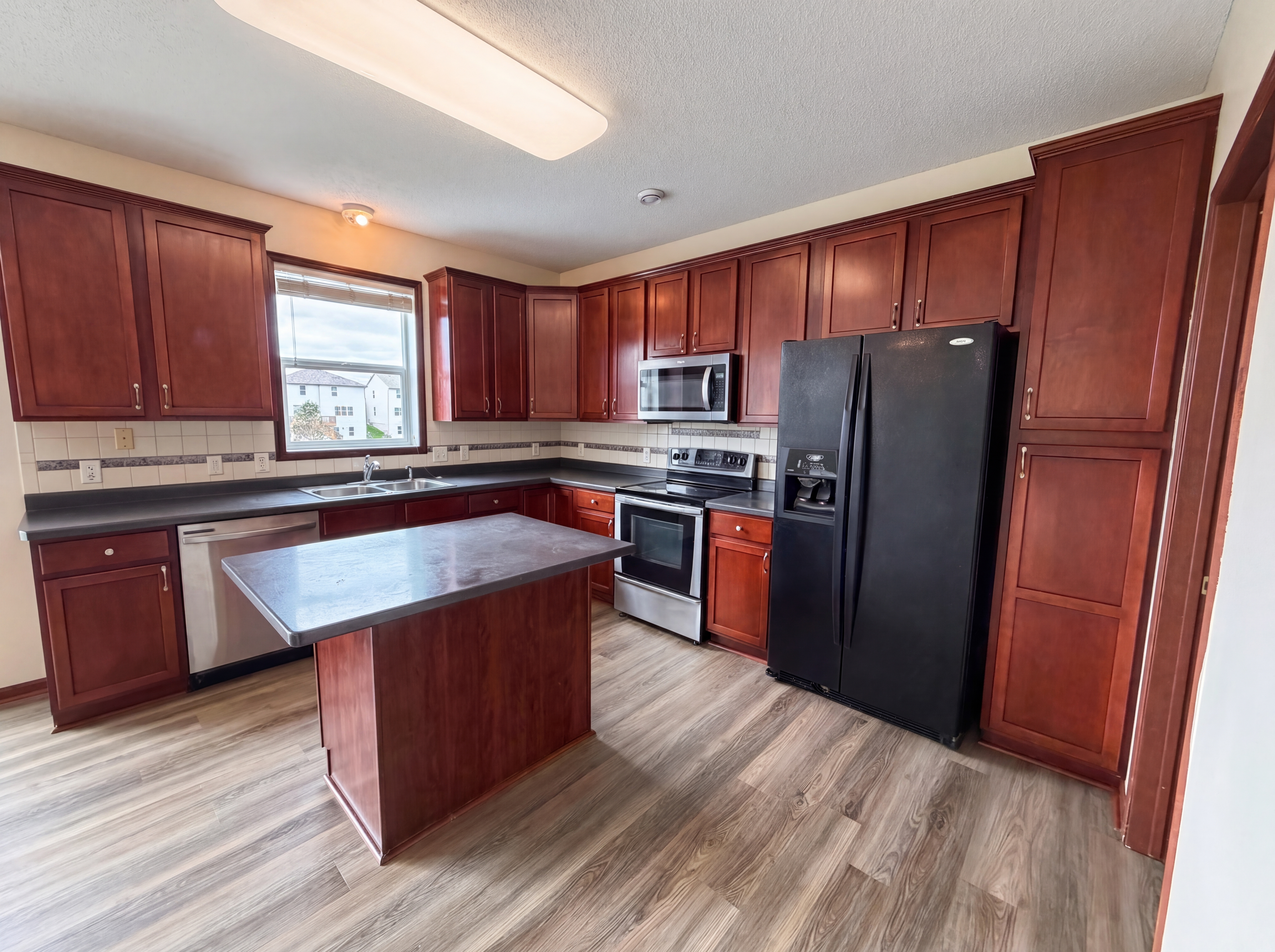 Photo 2 of 31 of 6757 Troy Ln N, Maple Grove, MN