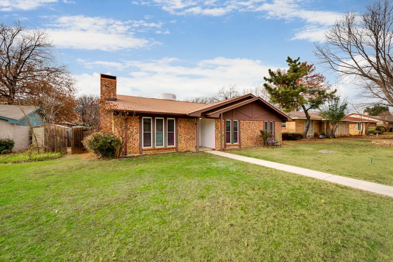 Photo 29 of 29 - 1426 Westwood Dr, Lewisville, TX 75067