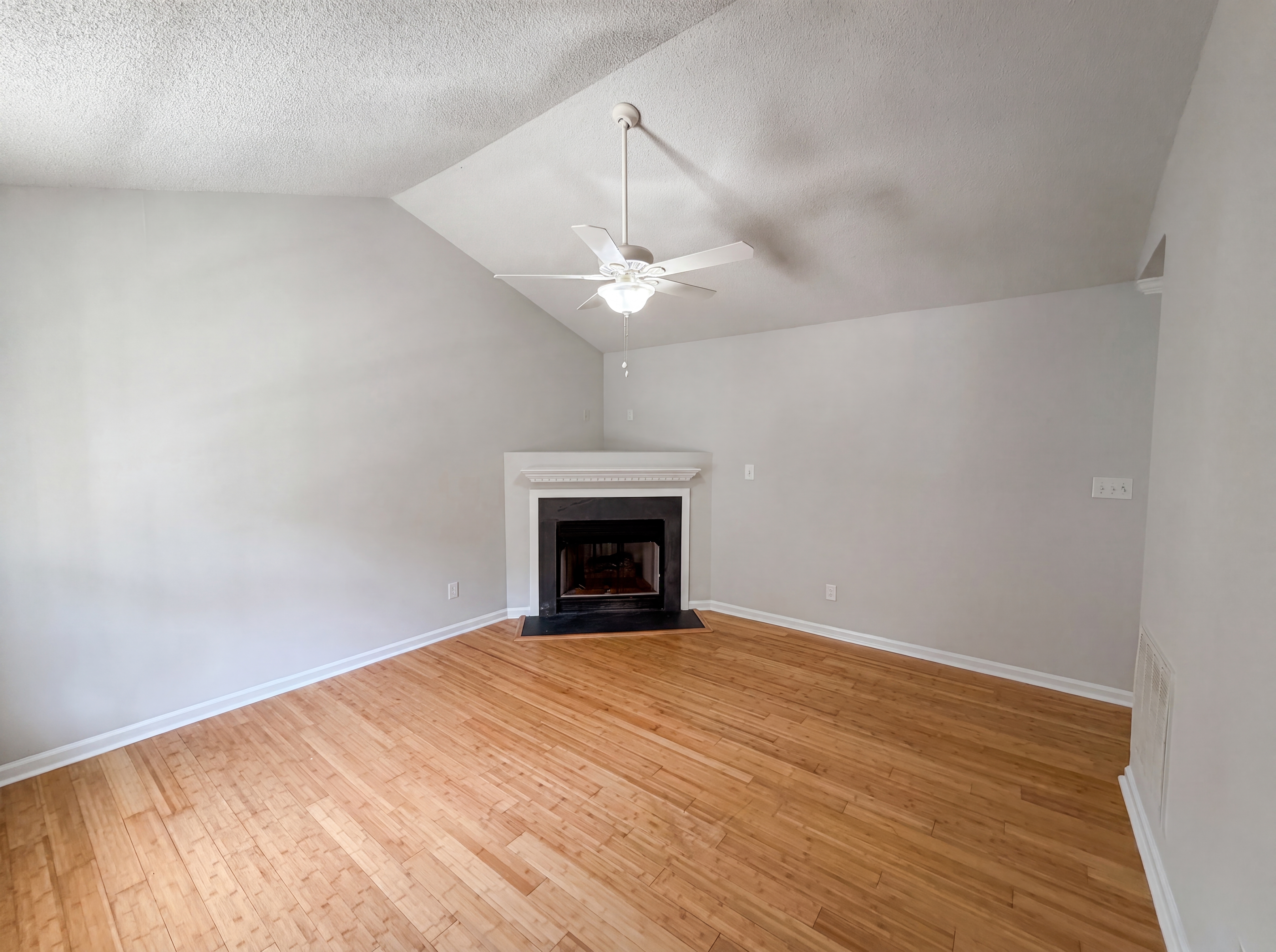 Photo 8 of 16 of 1024 Laurel Leaf Rd, Zebulon, NC