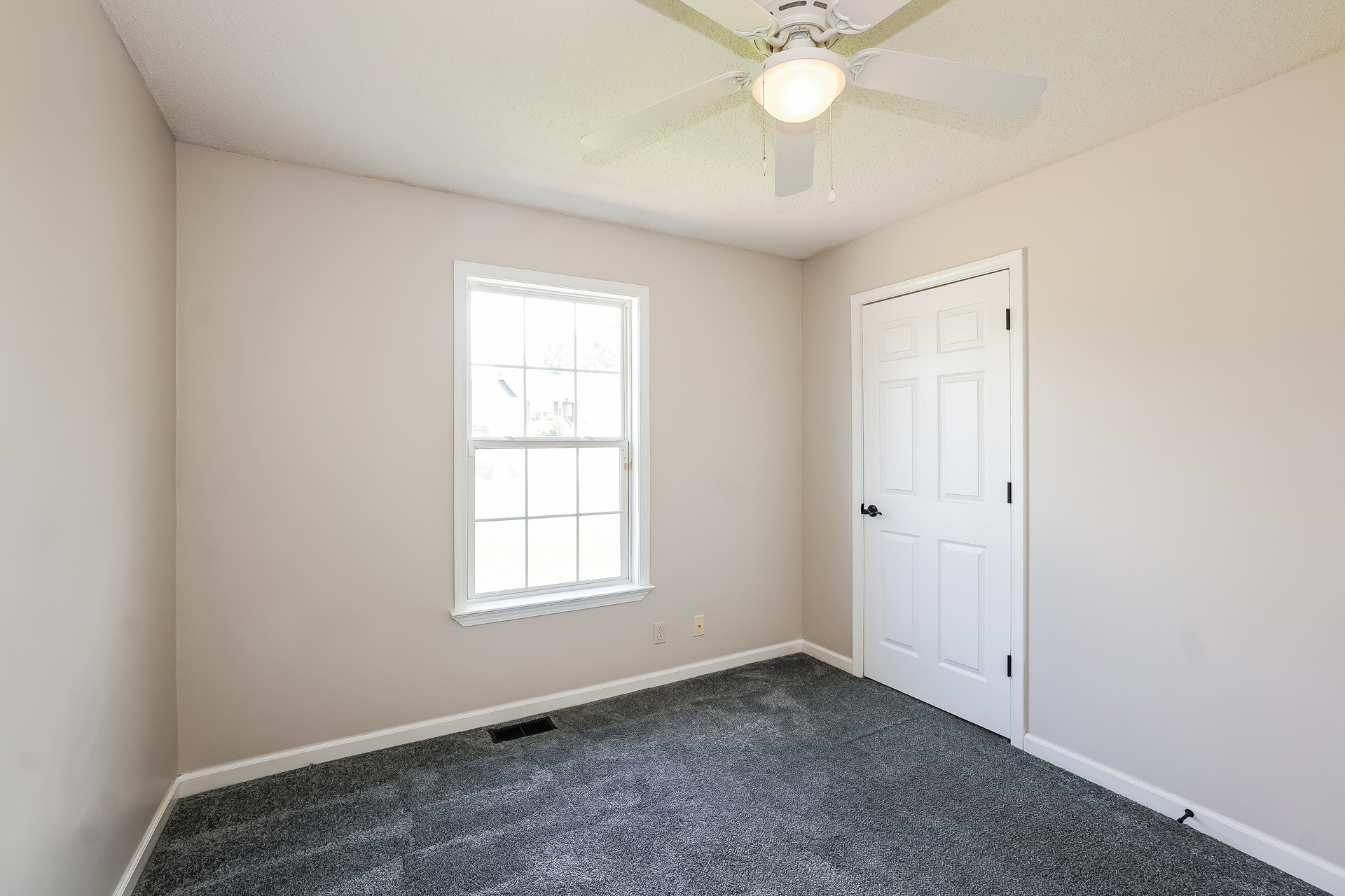 Photo 14 of 19 of 429 Filmore Rd, Oak Grove, KY