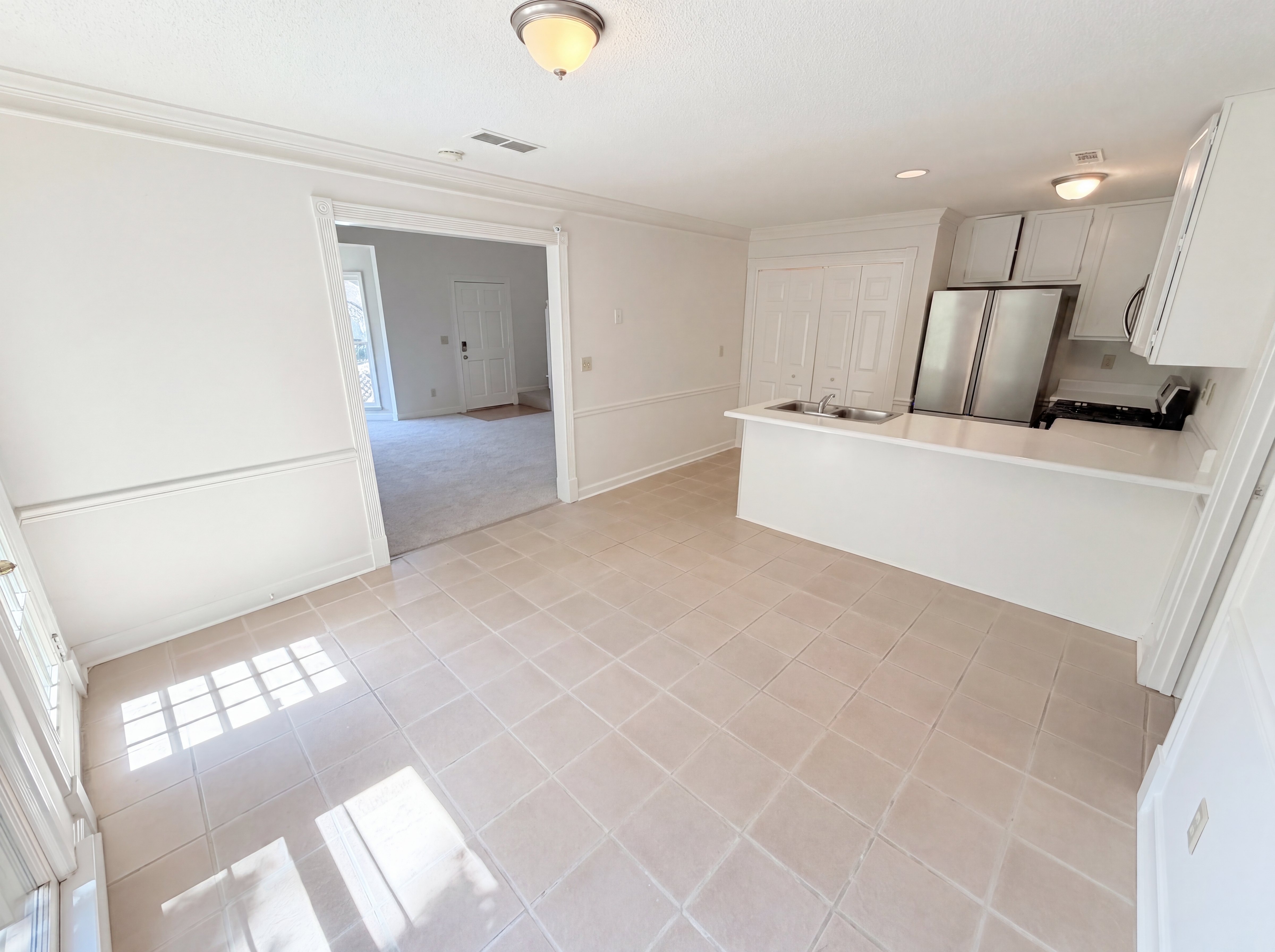 Photo 8 of 26 of 1150 Magnolia Way SE, Smyrna, GA