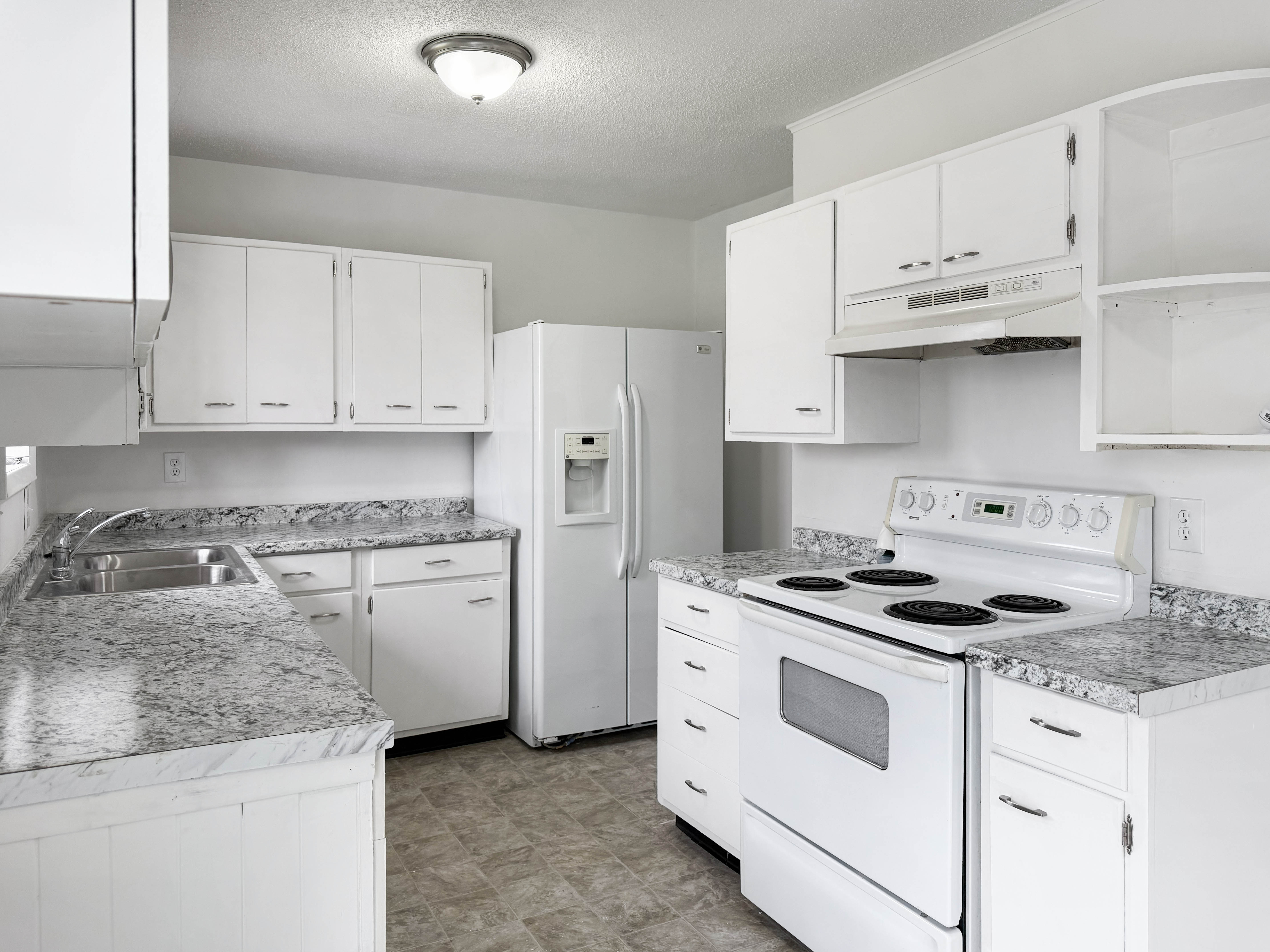 Photo 10 of 16 of 5342 N Palmer Ave, Kansas City, MO