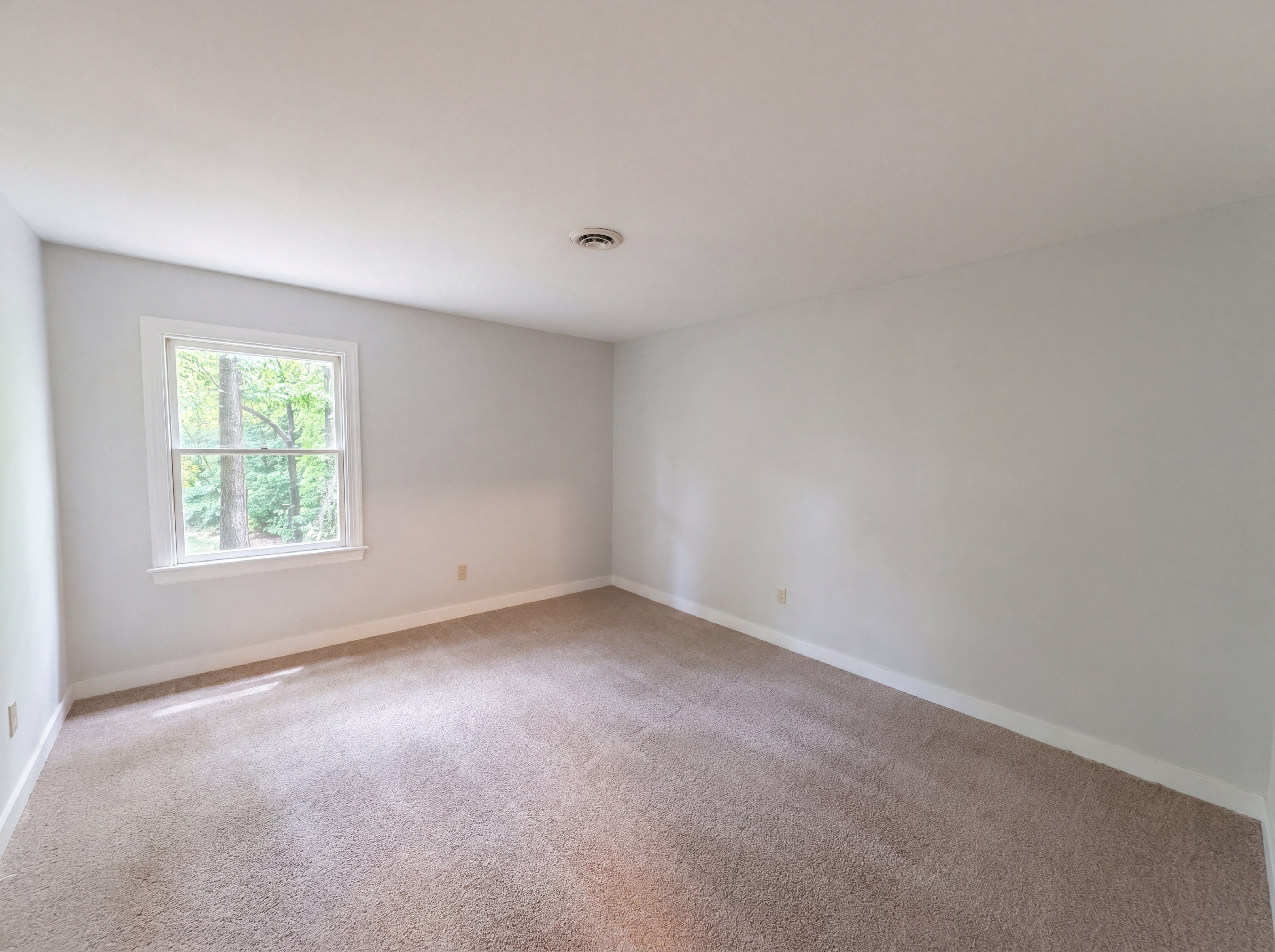 Photo 4 of 21 of 5517 W Bay Ct, Midlothian, VA