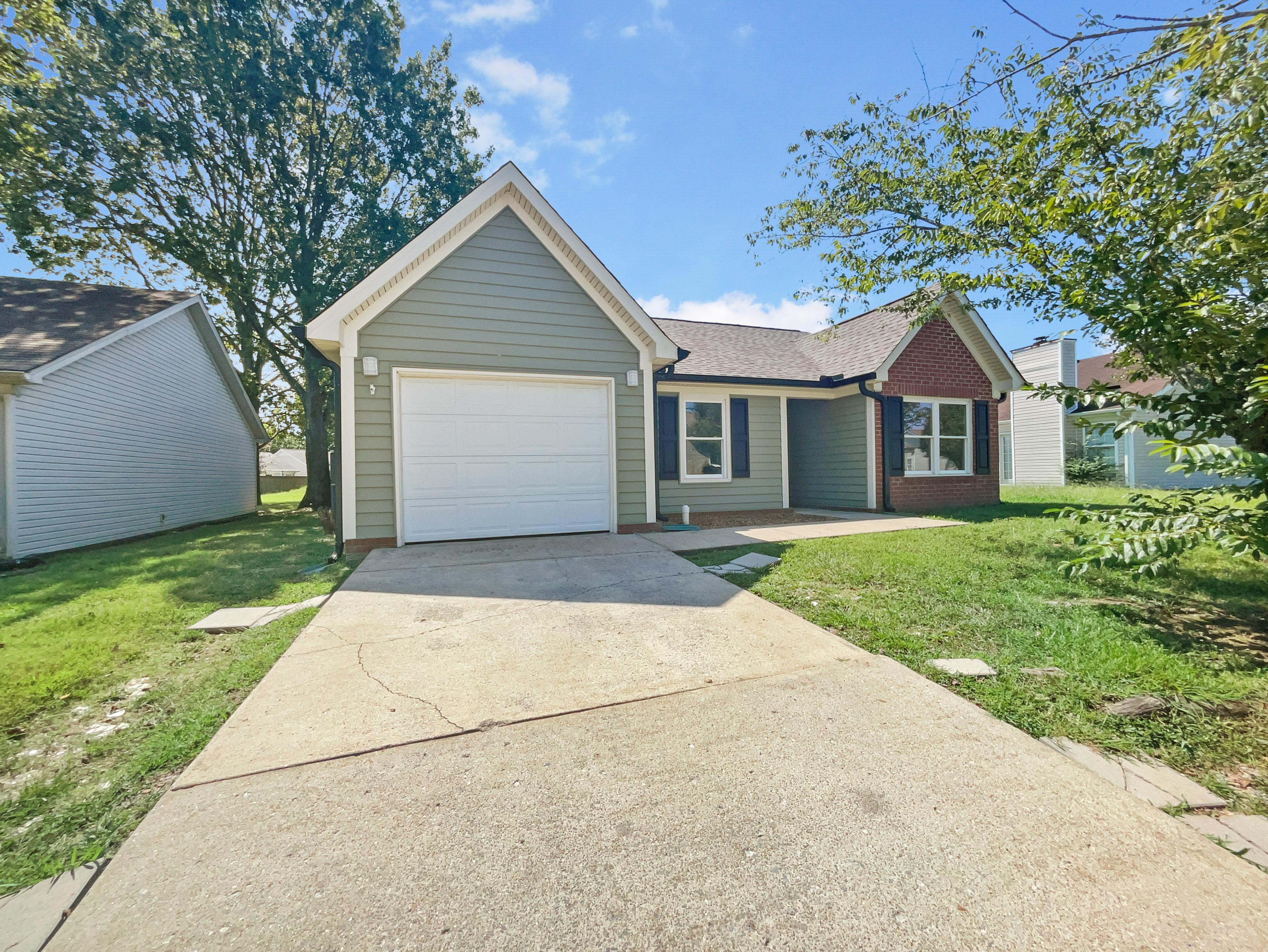 Photo 9 of 20 of 7513 W Winchester Dr, Antioch, TN
