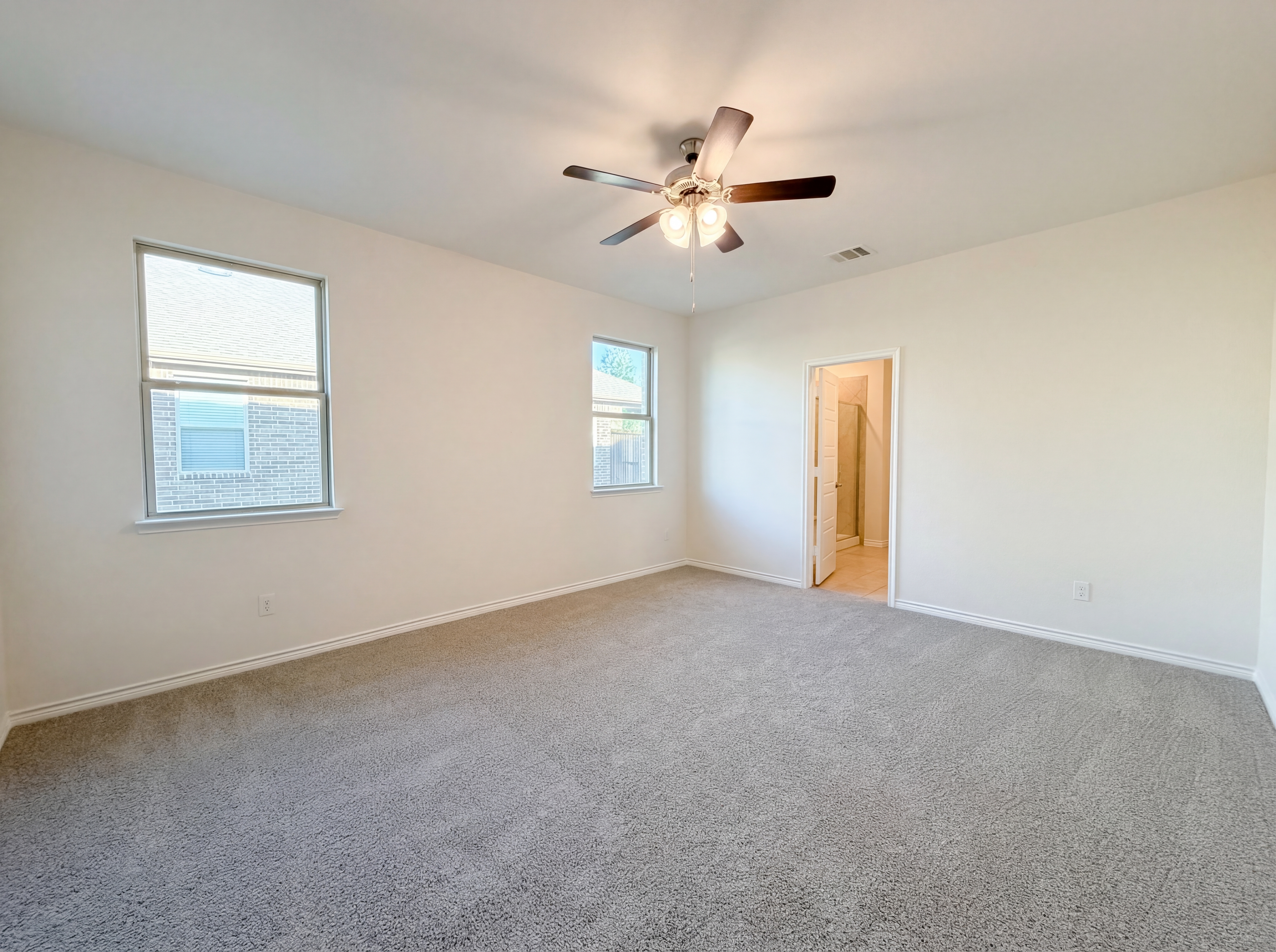 Photo 10 of 25 of 1012 Crepe Myrtle Ln, Anna, TX
