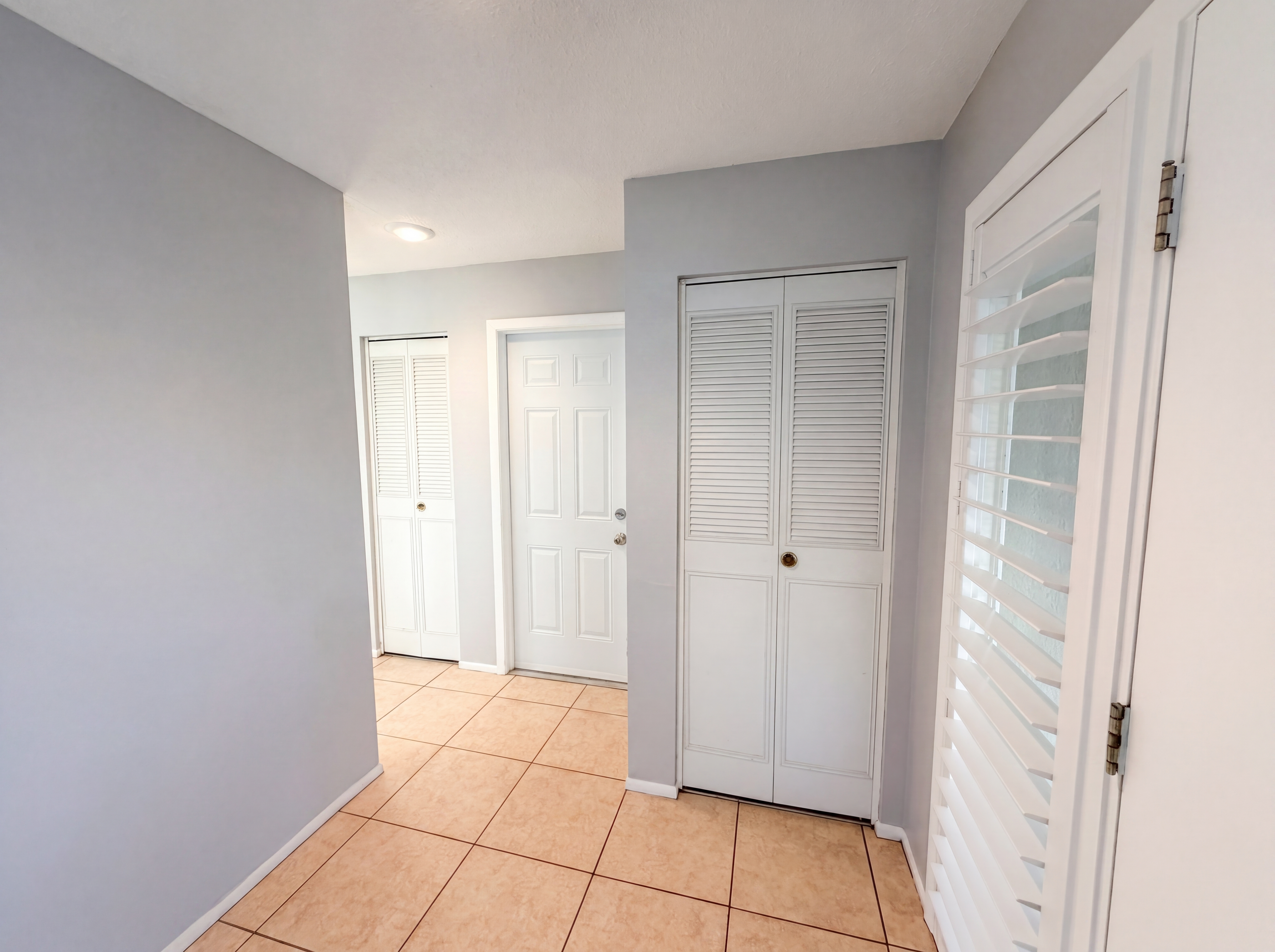 Photo 23 of 29 of 4561 Great Lakes Dr S, Clearwater, FL
