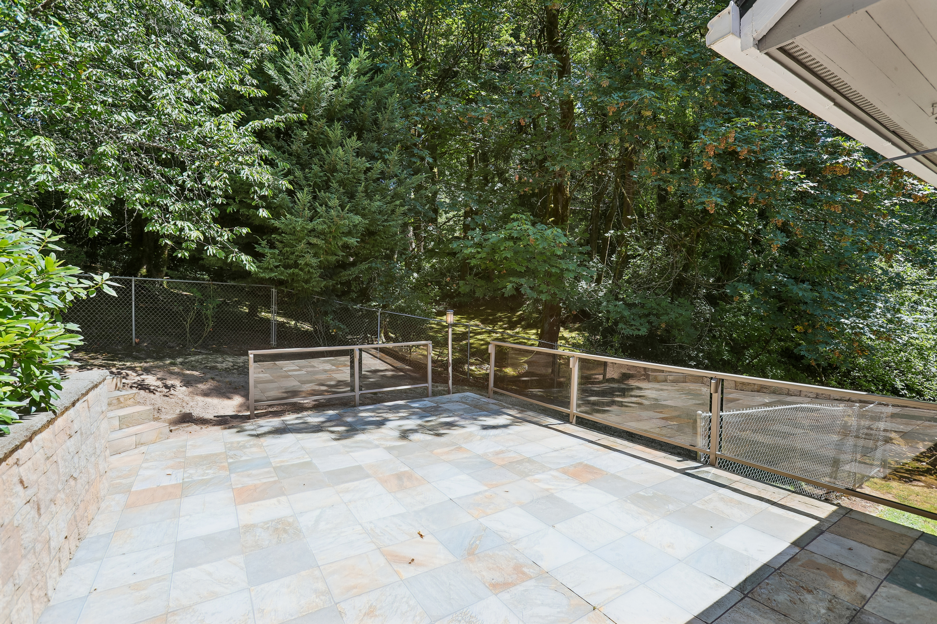 Photo 5 of 35 of 10838 S Southridge Dr, Portland, OR