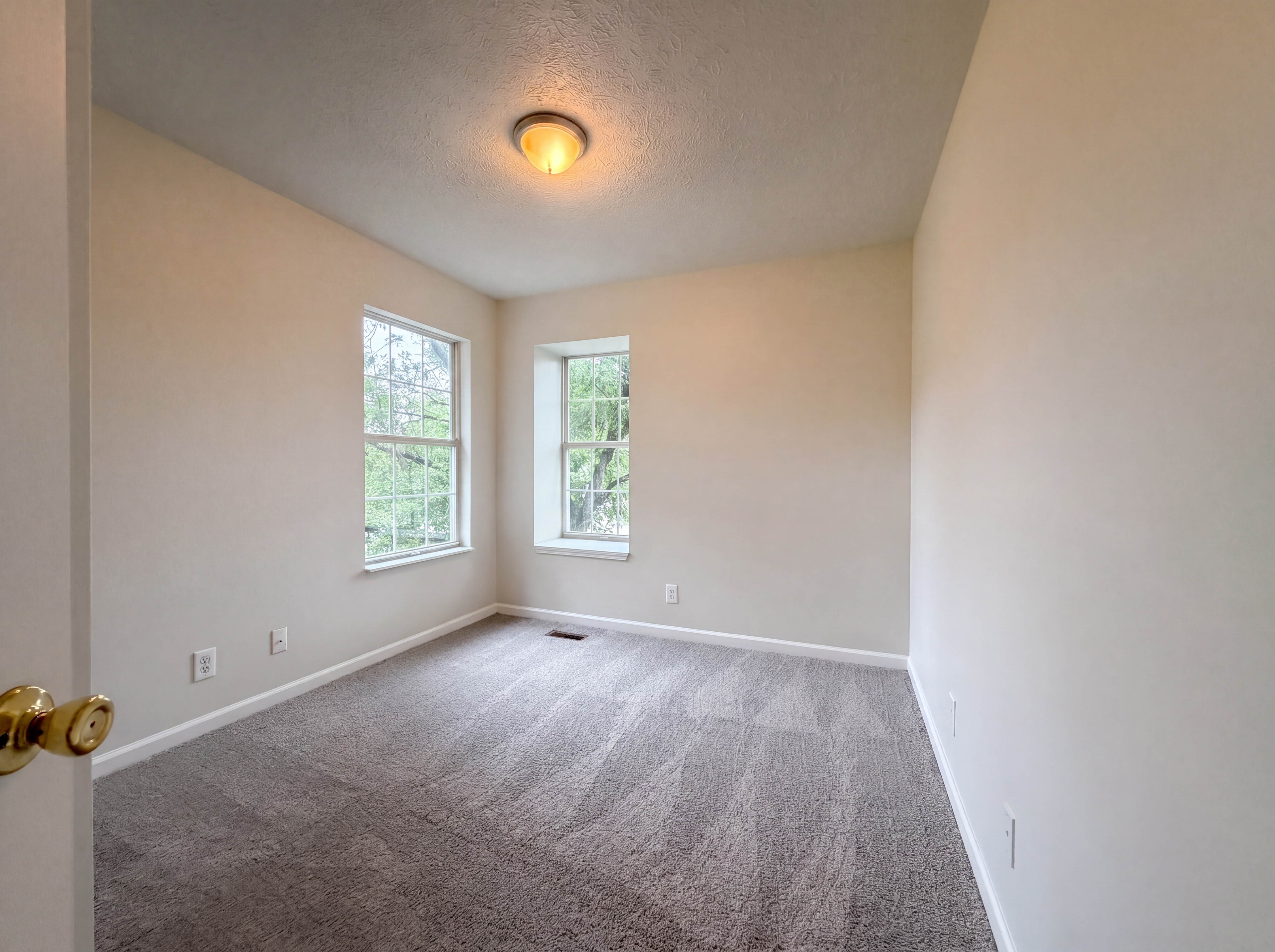 Photo 9 of 18 of 4046 Farmingham Woods Dr, Hermitage, TN