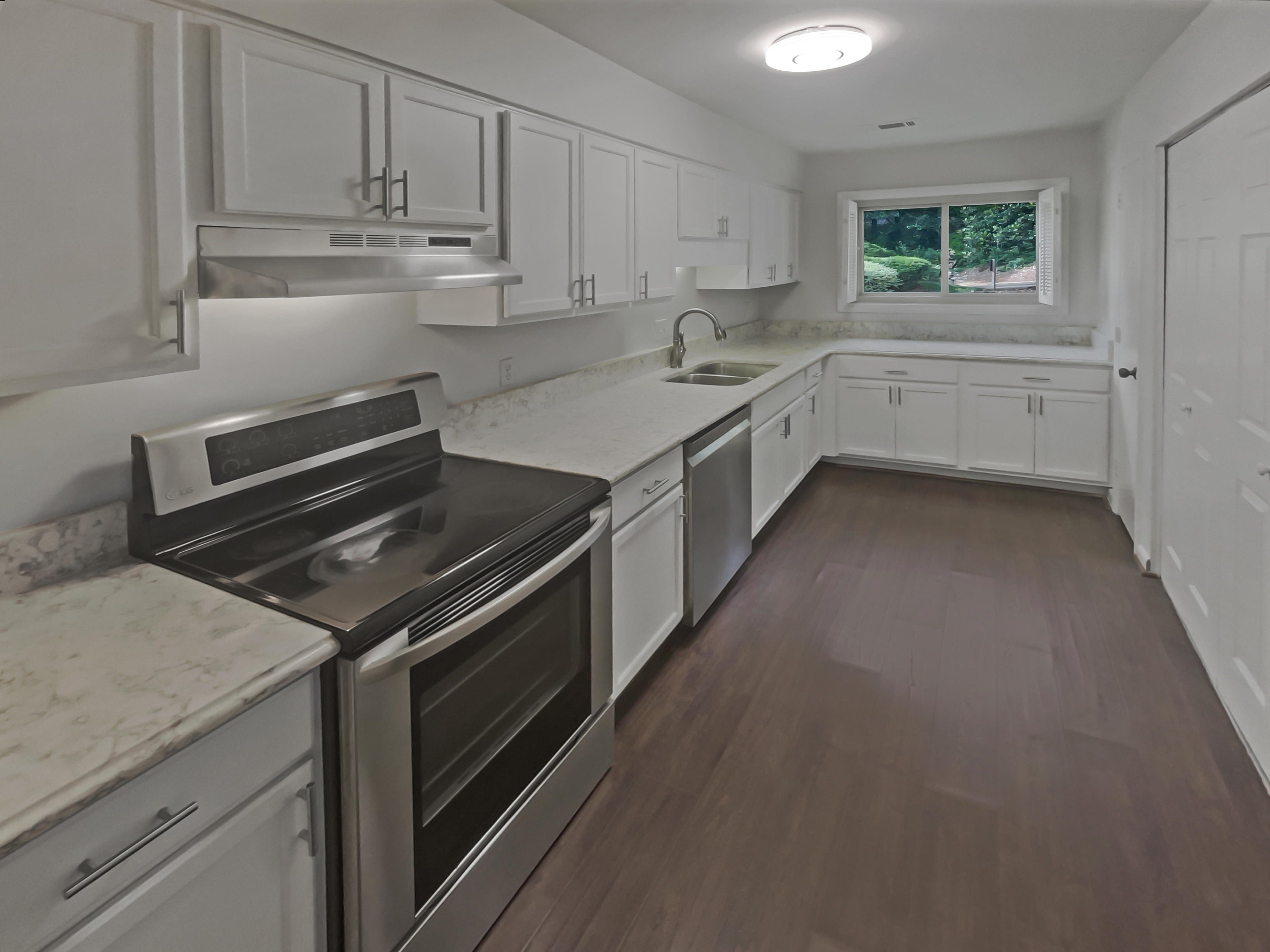 Photo 7 of 18 of 3510 Stonewall Pl SE, Atlanta, GA