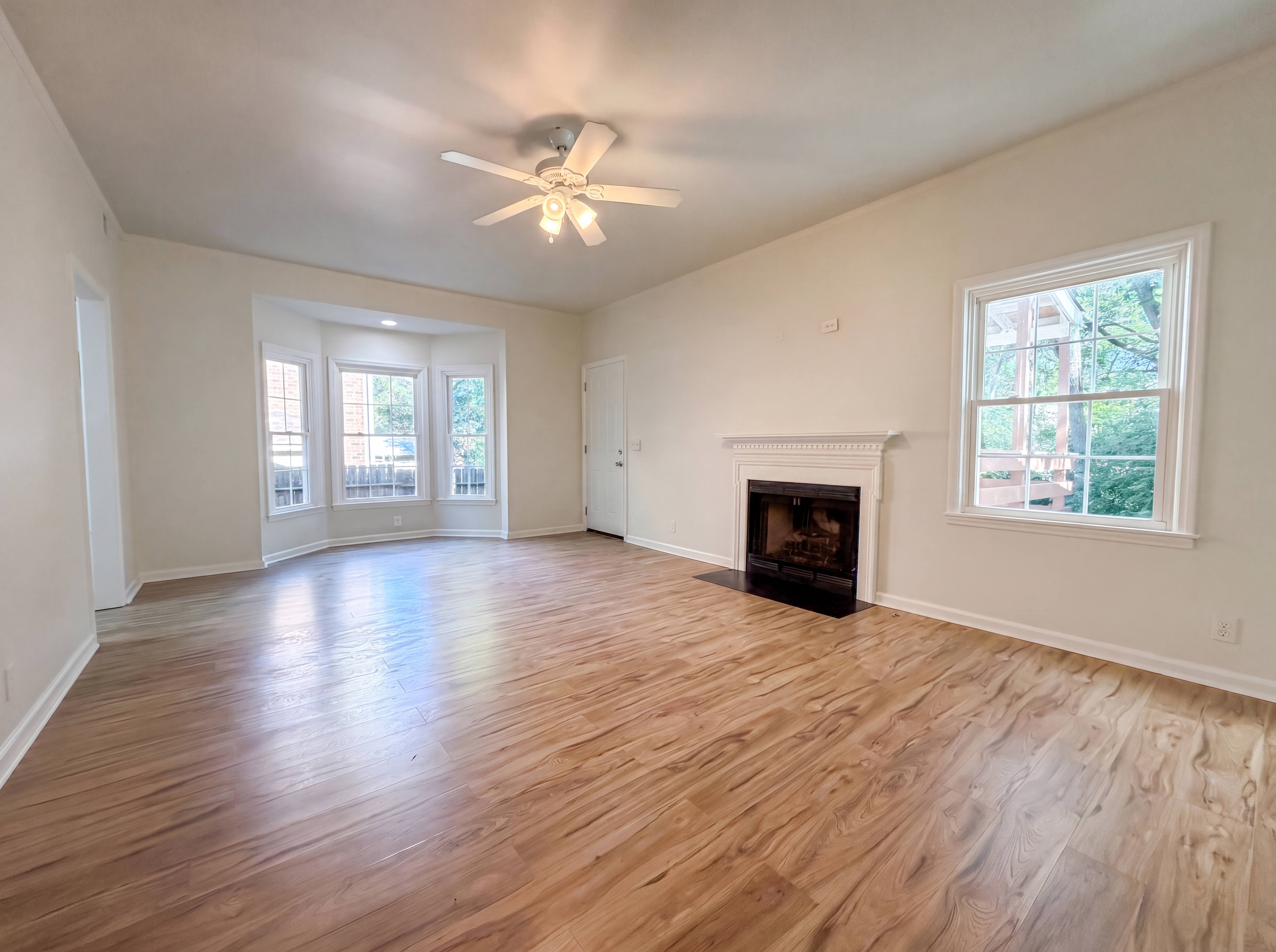 Photo 3 of 18 of 1109 Mary Evelyn Ct, Nashville, TN