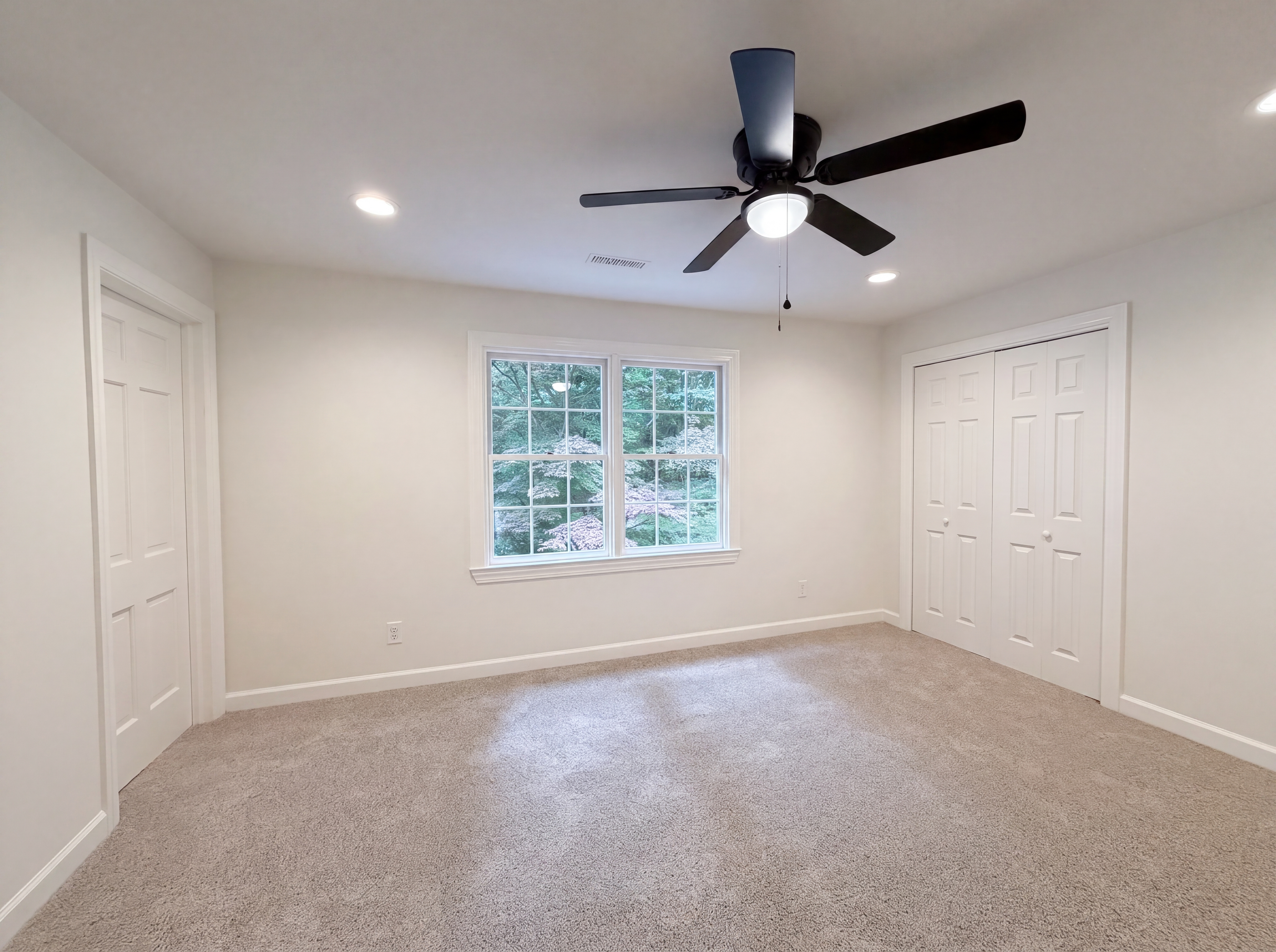 Photo 11 of 23 of 318 Valley Stream Rd, Statesville, NC