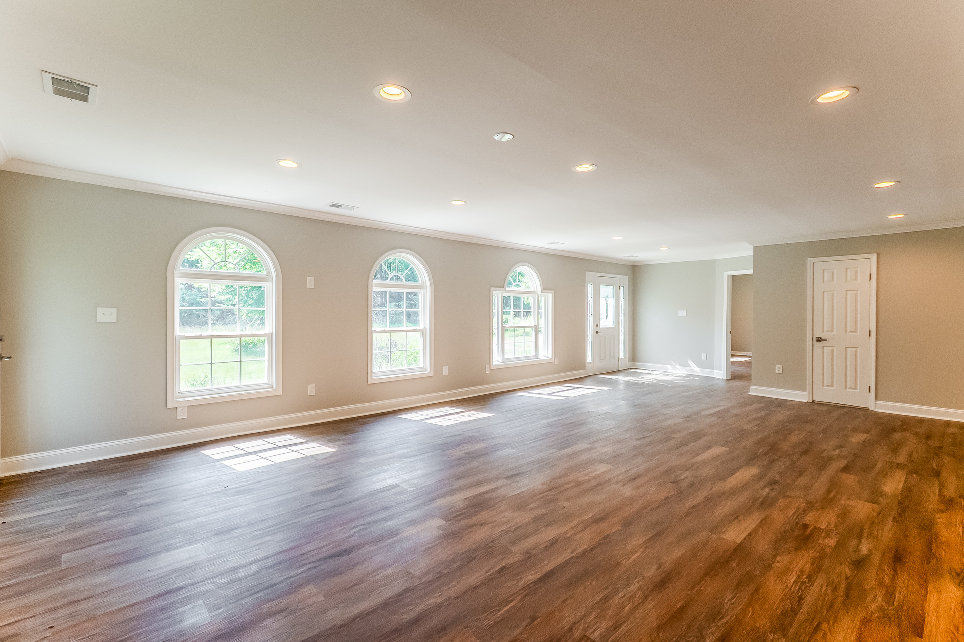 Photo 3 of 20 of 9380 Crystal Ln, Bel Alton, MD