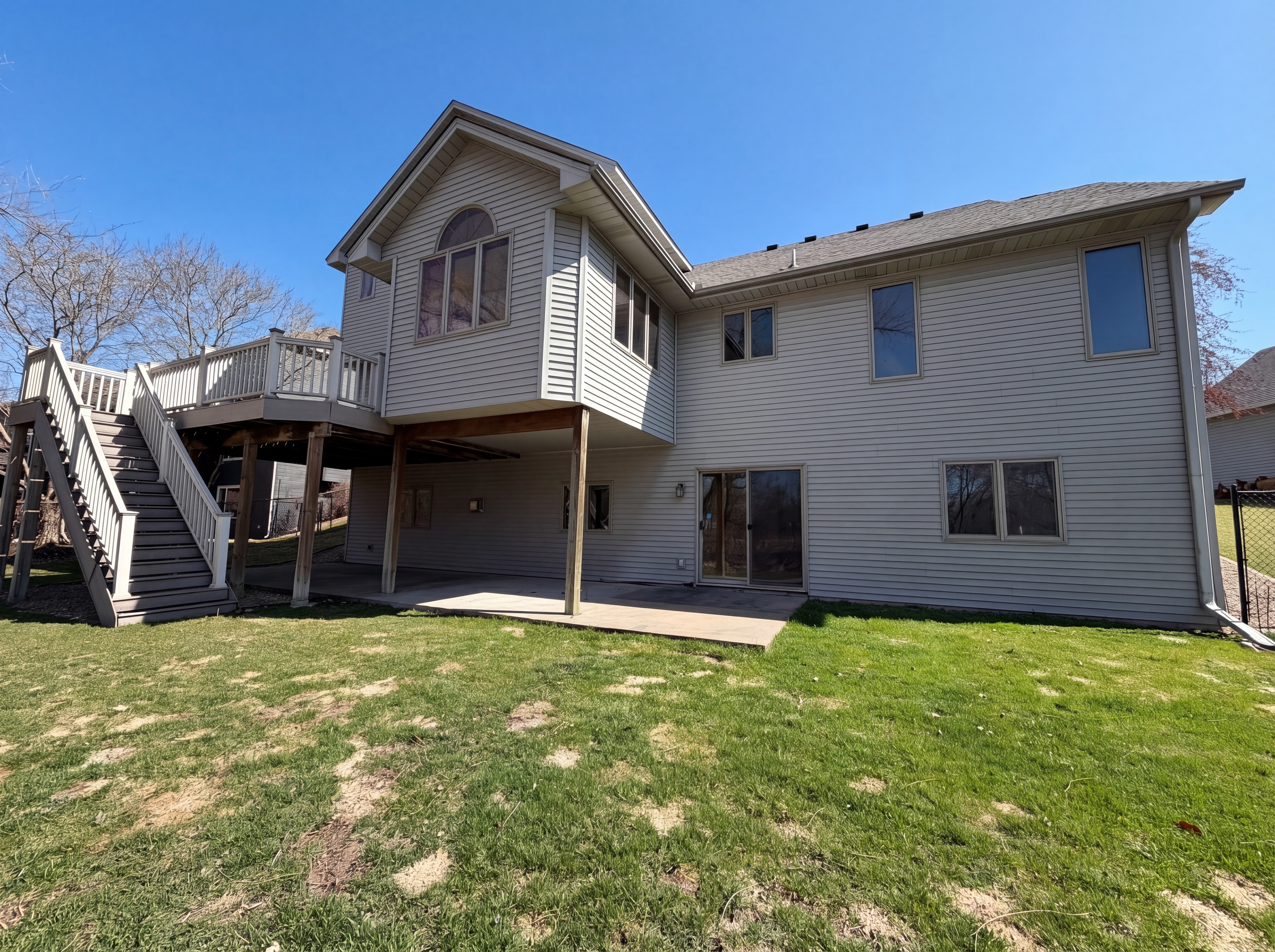 Photo 5 of 38 of 8433 Upland Ln N, Maple Grove, MN