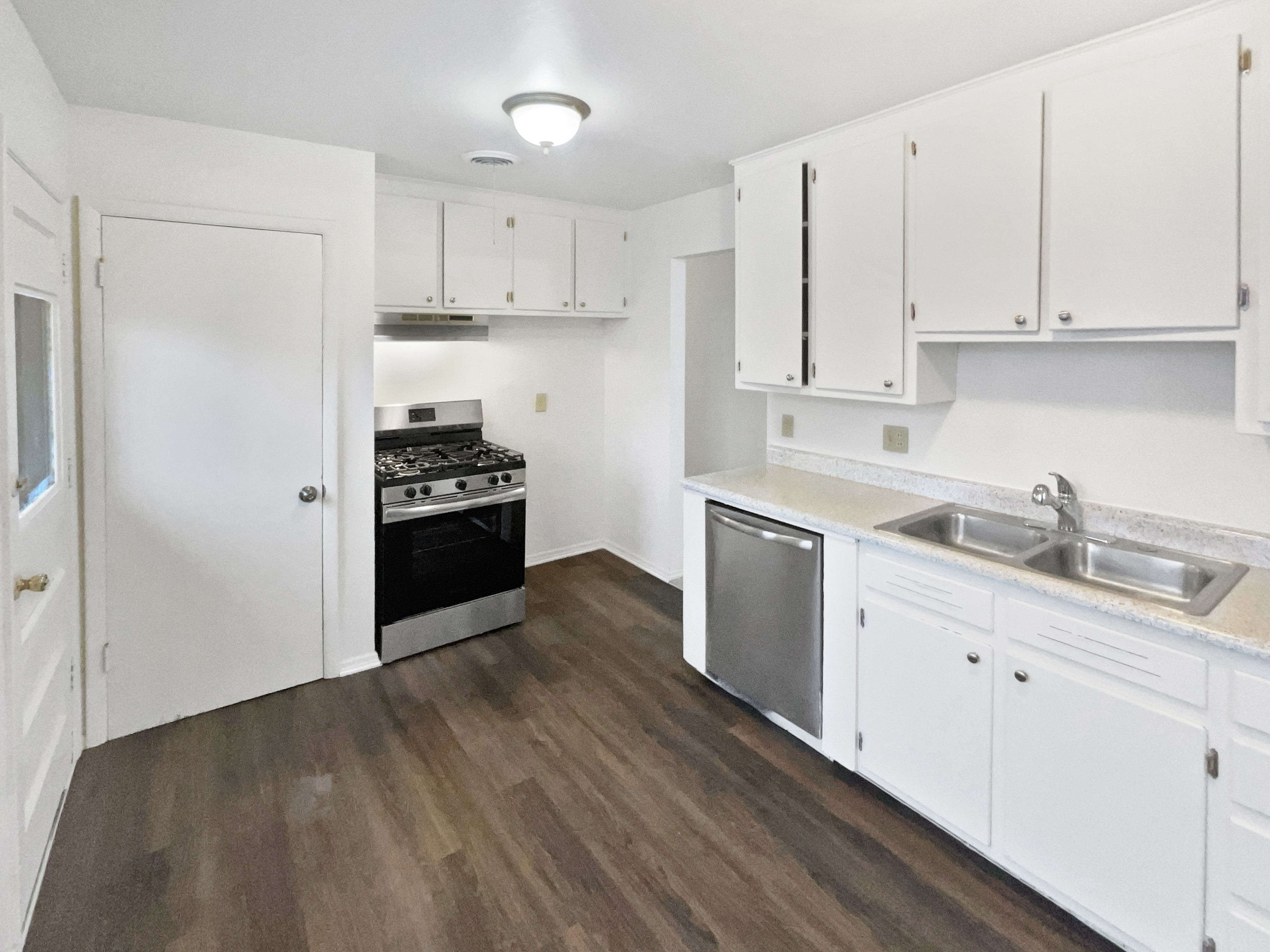 Photo 2 of 24 of 2127 Saranac Dr, Colorado Springs, CO