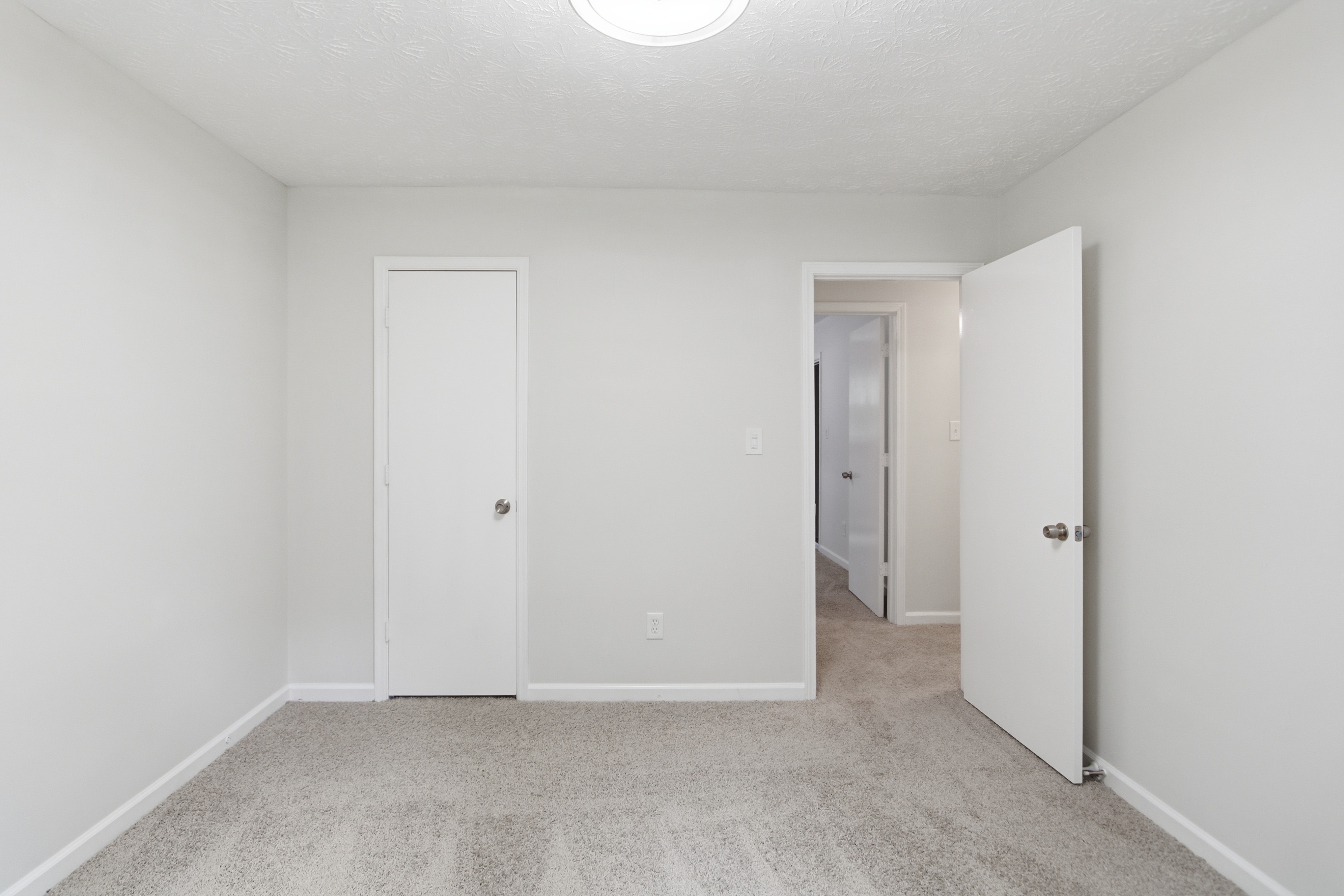 Photo 15 of 33 of 1035 Lakewood Dr, Marietta, GA