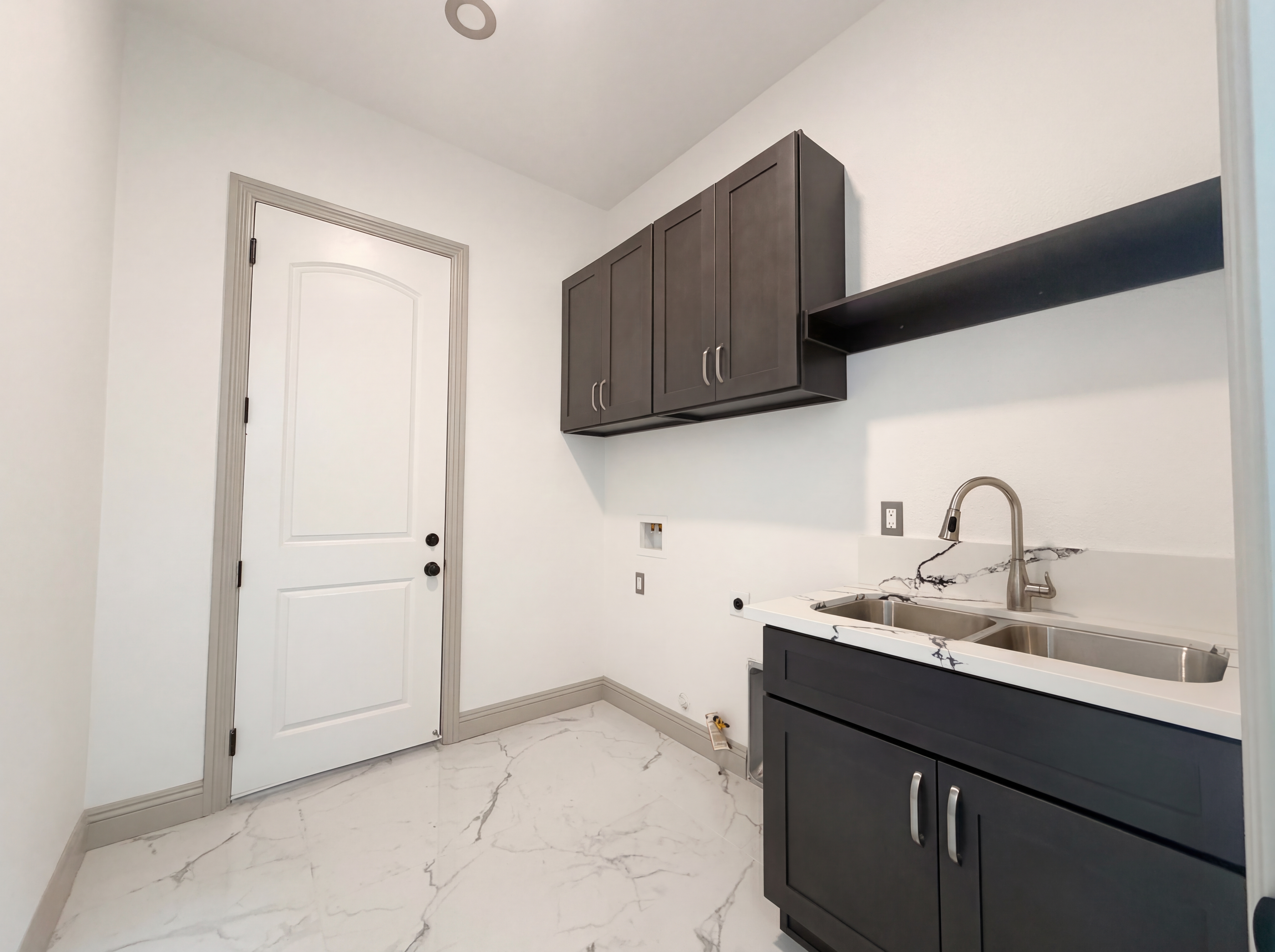 Photo 17 of 60 of 14537 Mira Vista Ln, Lockeford, CA