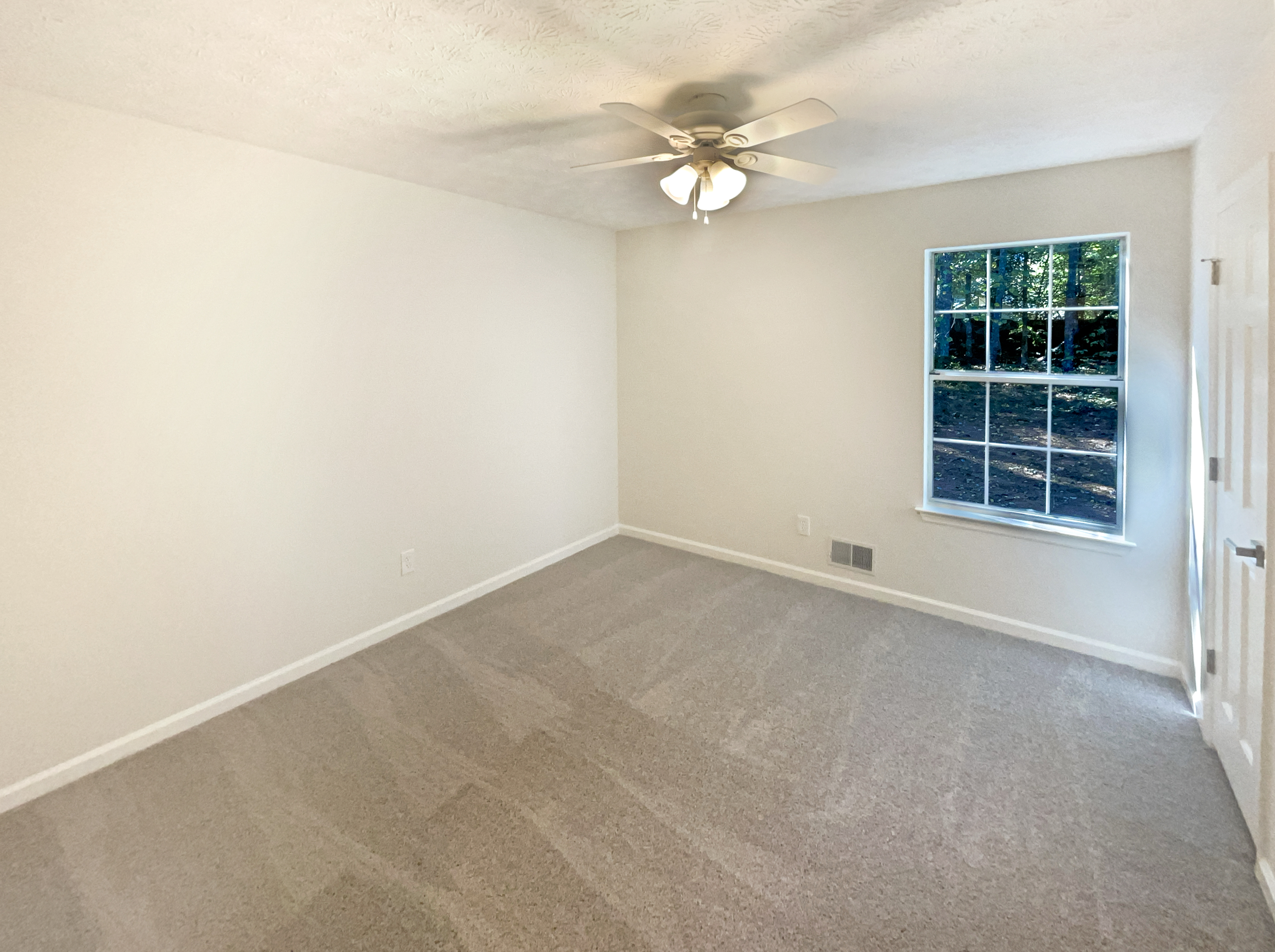 Photo 15 of 27 of 1281 Parkwood Chase NW, Acworth, GA