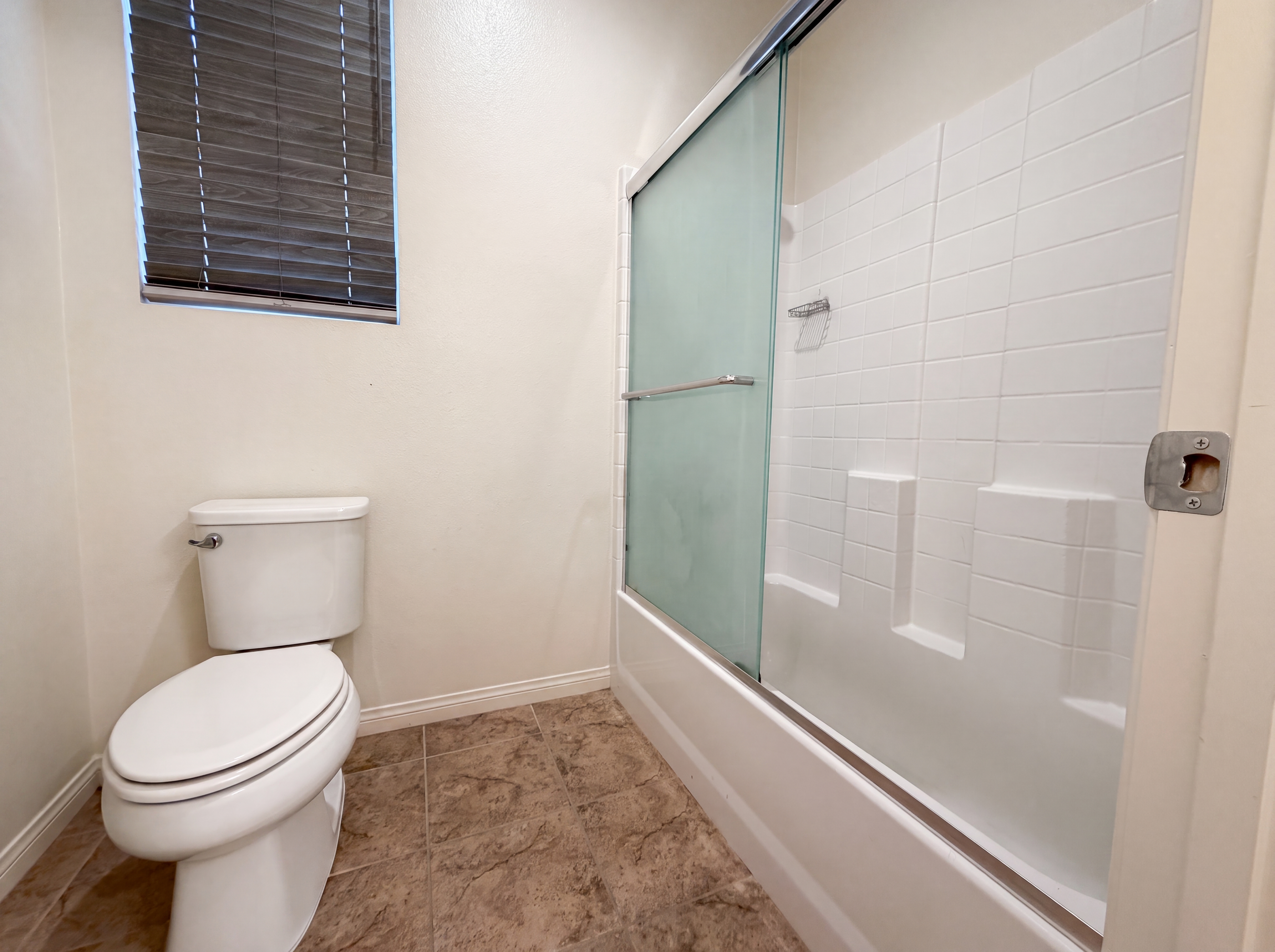 Photo 17 of 24 of 1182 Woodbury Ln, Mentone, CA