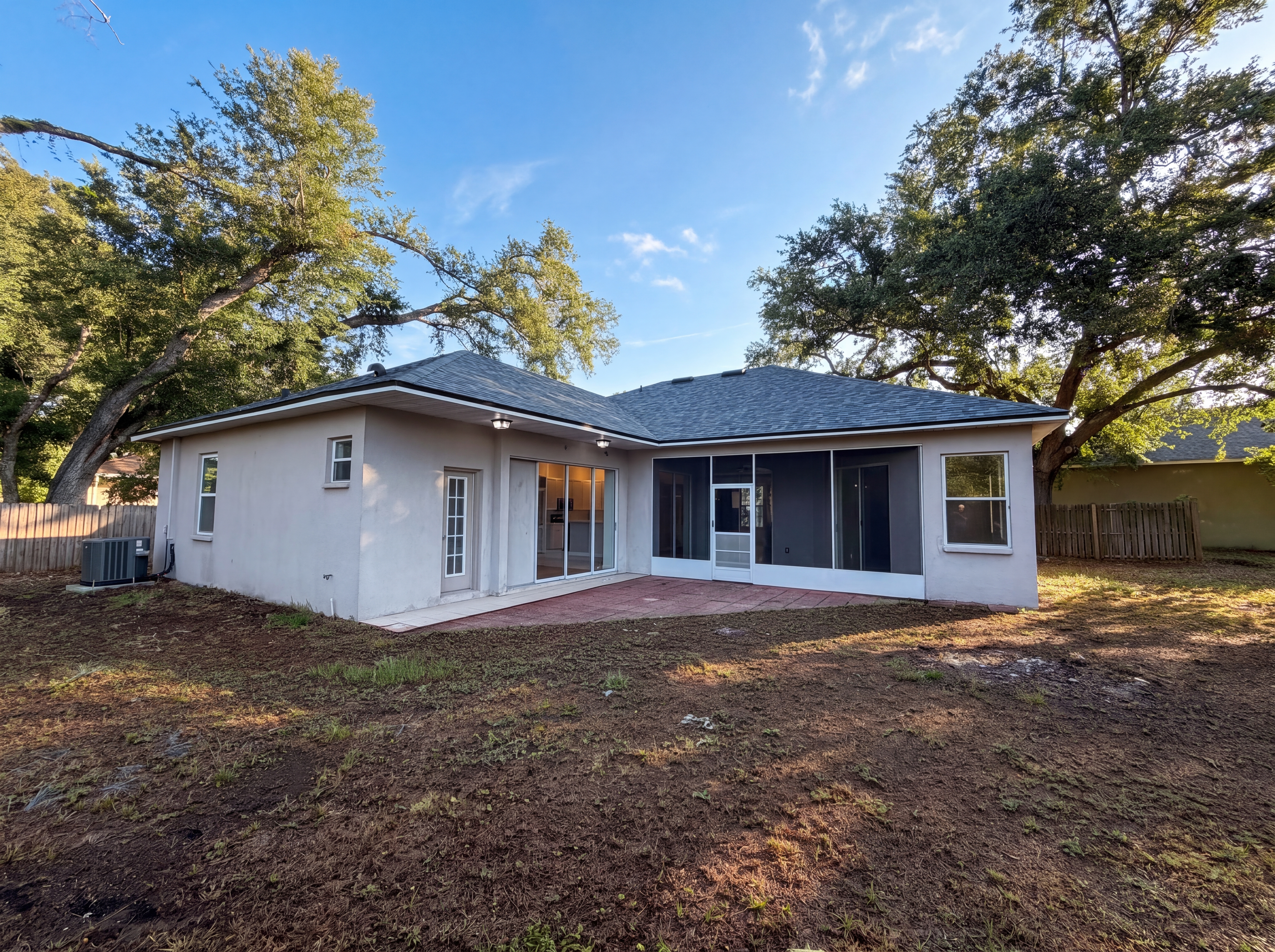 Photo 5 of 22 of 203 Taylor Bay Ln, Brandon, FL