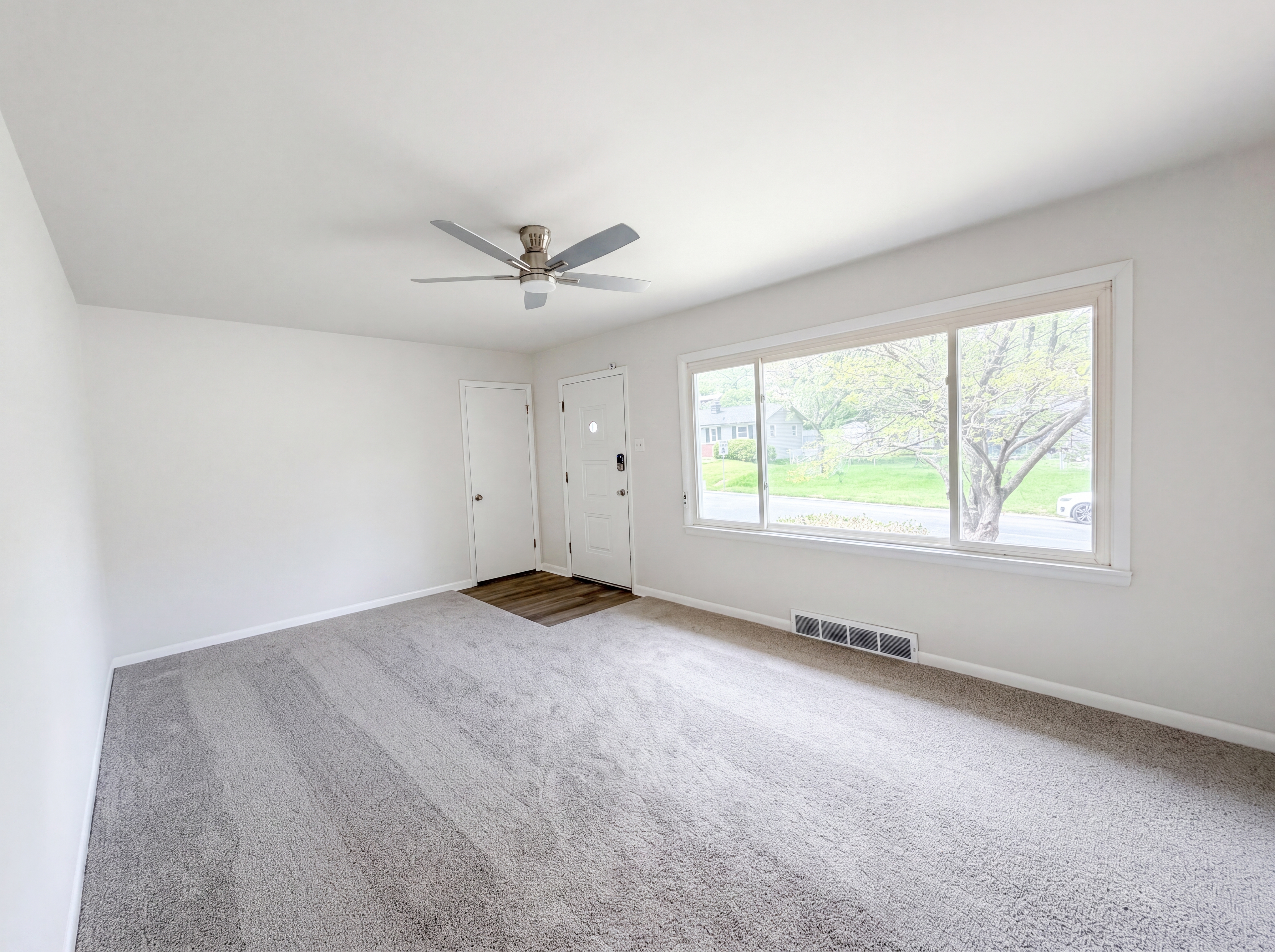 Photo 7 of 19 of 1116 Cunningham Ave, Saint Charles, MO