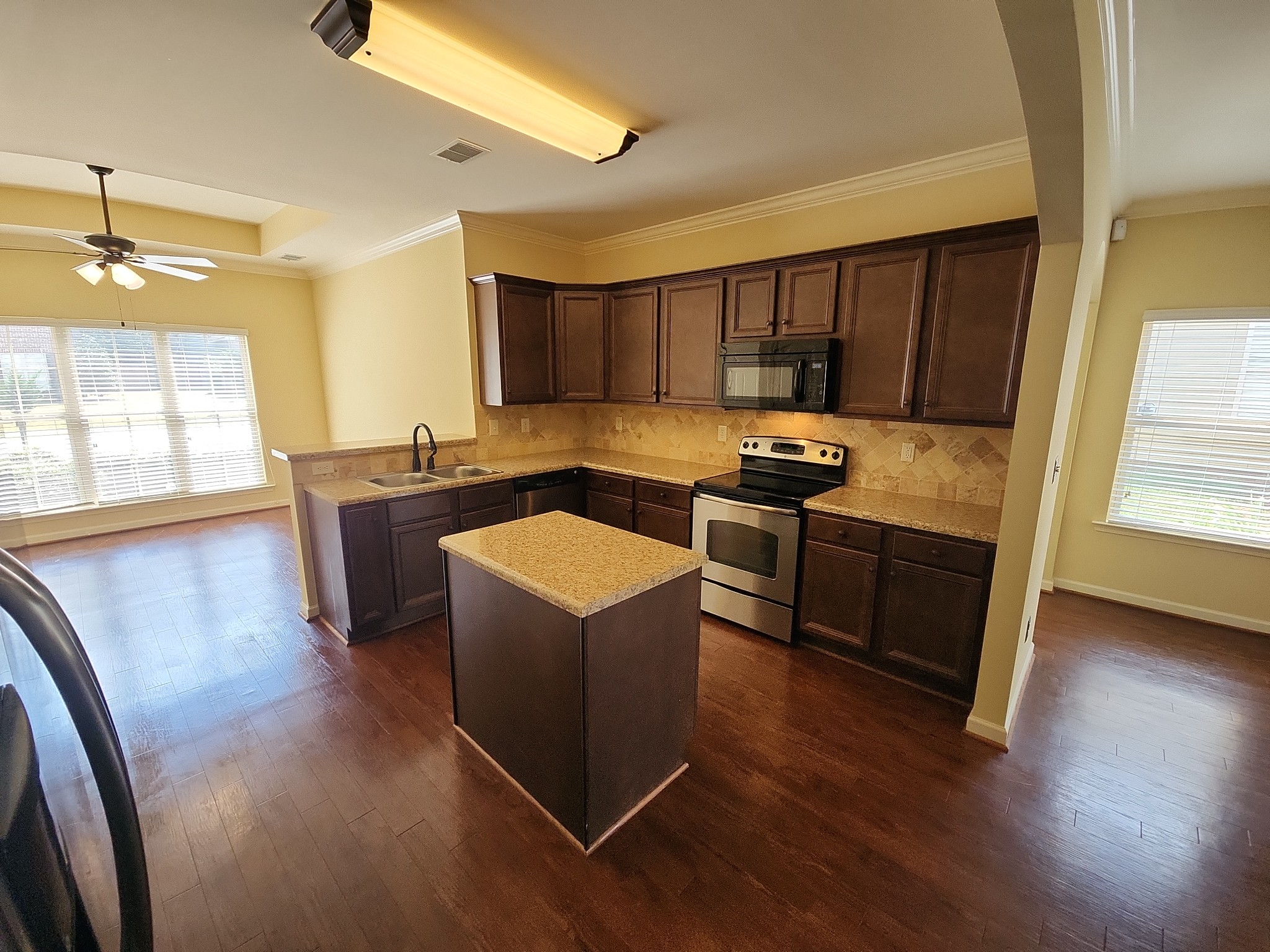 Photo 4 of 22 of 3107 Rosewalk Dr, Moody, AL